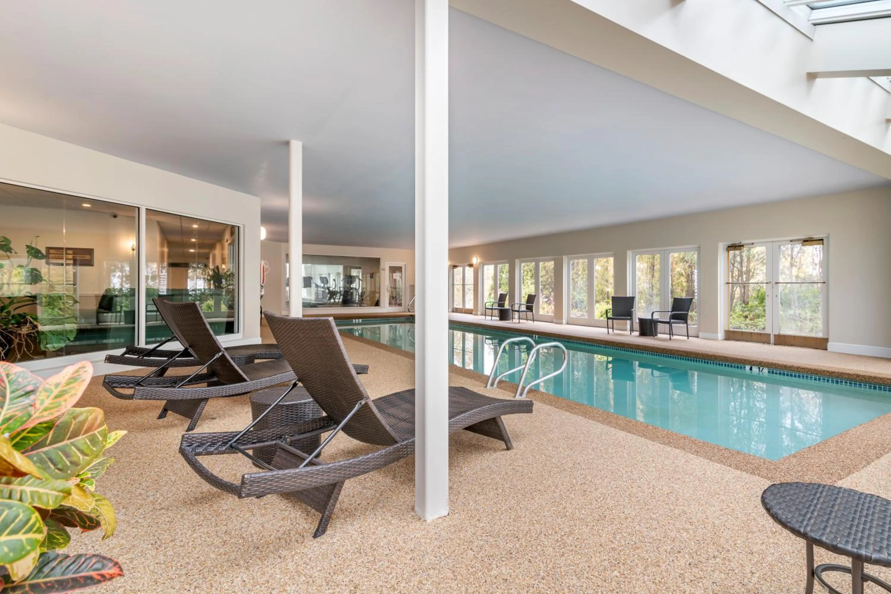 Swimming pool in The Harraseeket Inn & Event House Freeport Downtown