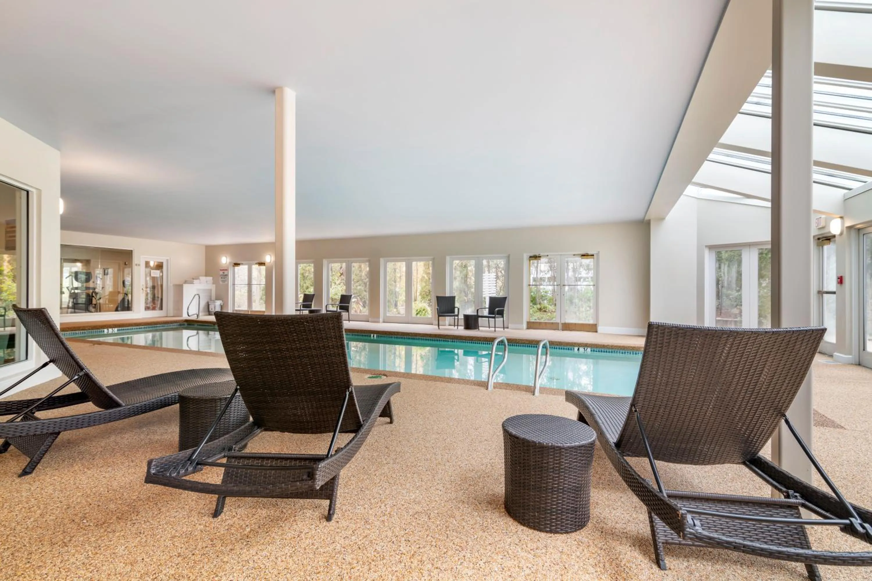 Swimming pool in The Harraseeket Inn & Event House Freeport Downtown