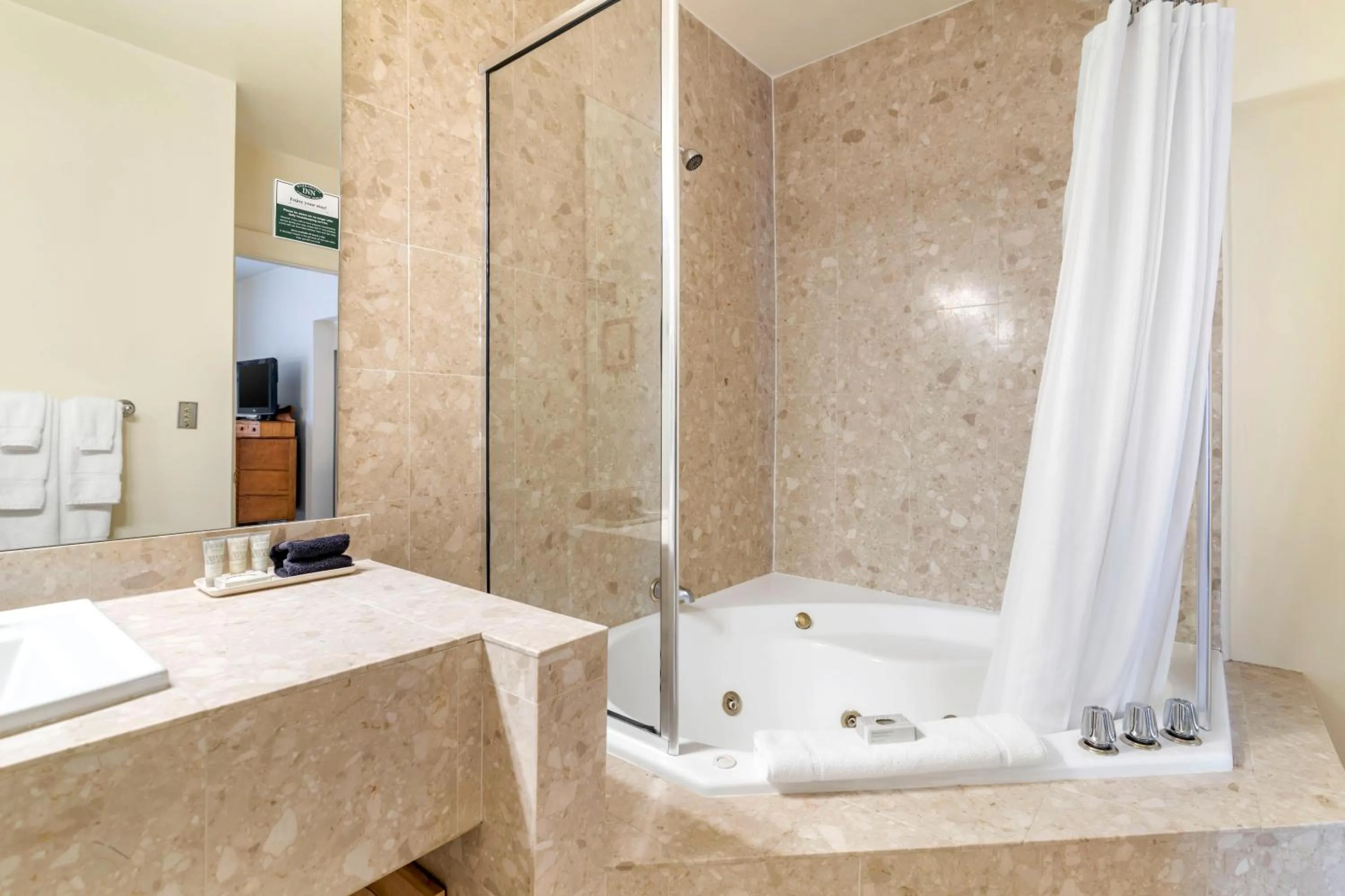 Bathroom in The Harraseeket Inn & Event House Freeport Downtown