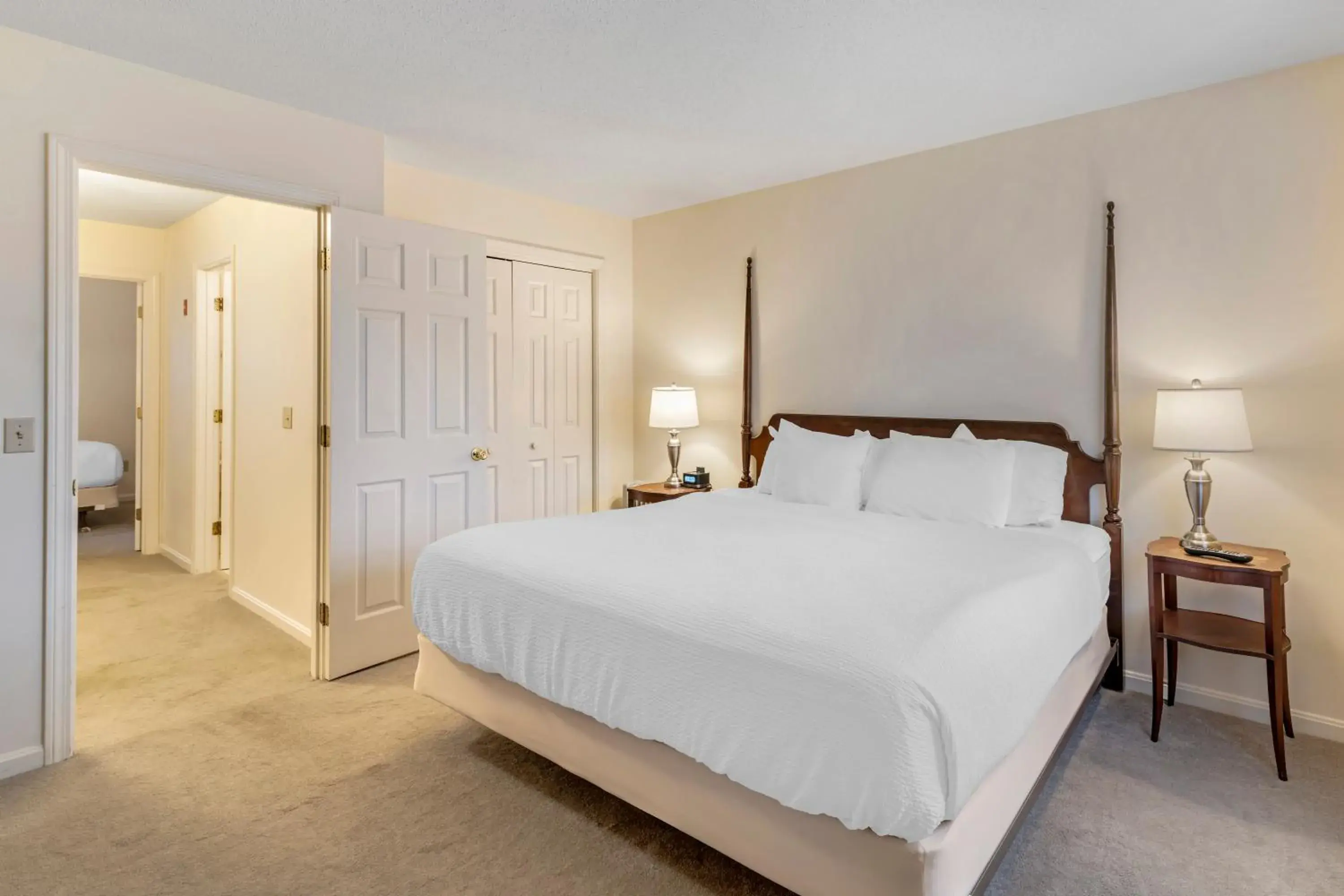 Two-Bedroom Townhouse in The Harraseeket Inn & Event House Freeport Downtown Two-Bedroom Townhouse in The Harraseeket Inn & Event House Freeport Downtown