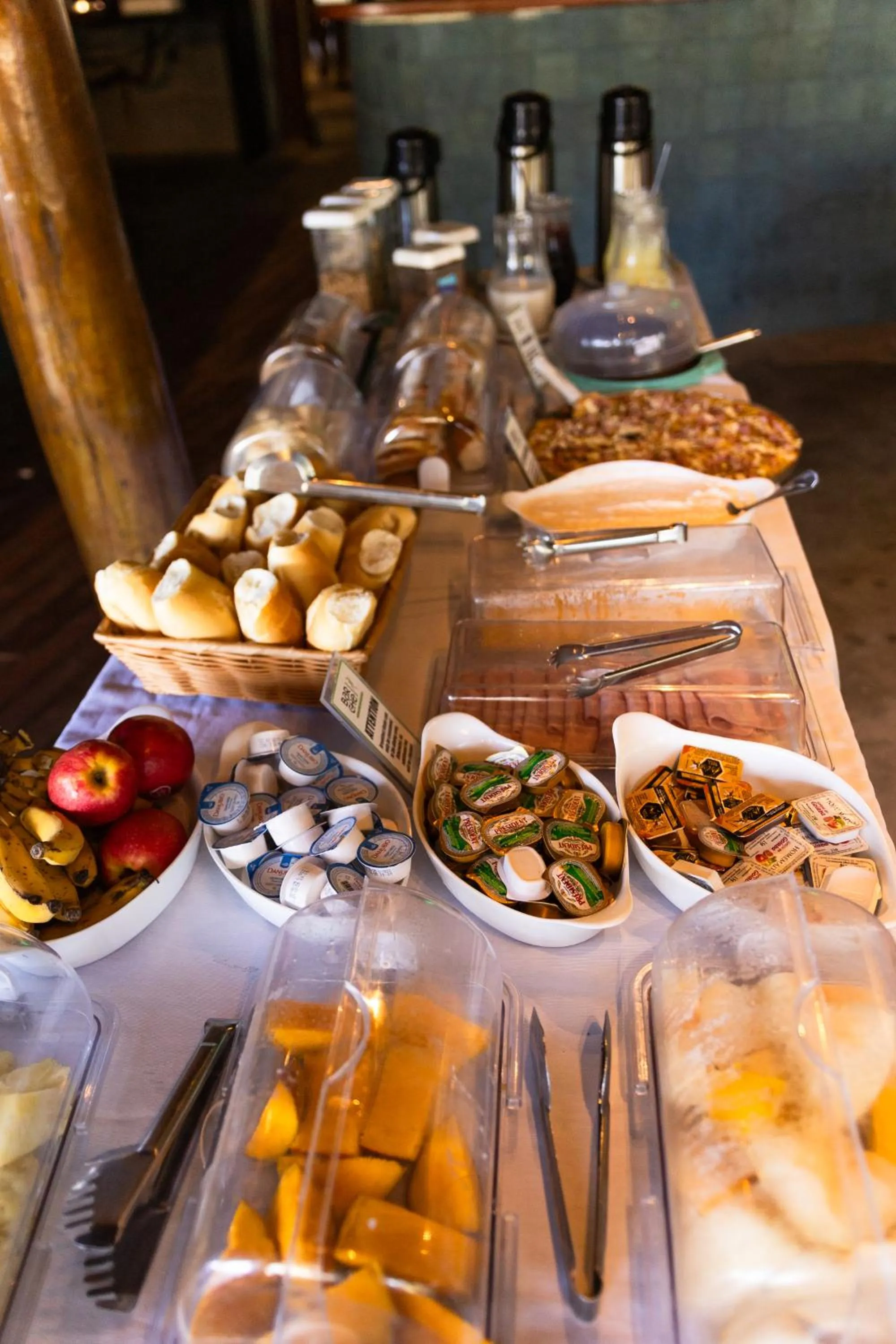 Restaurant/places to eat in Che Lagarto Hostel Ilha Grande