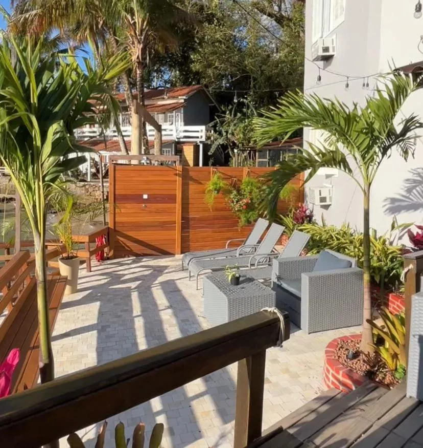 Garden in Che Lagarto Hostel Ilha Grande