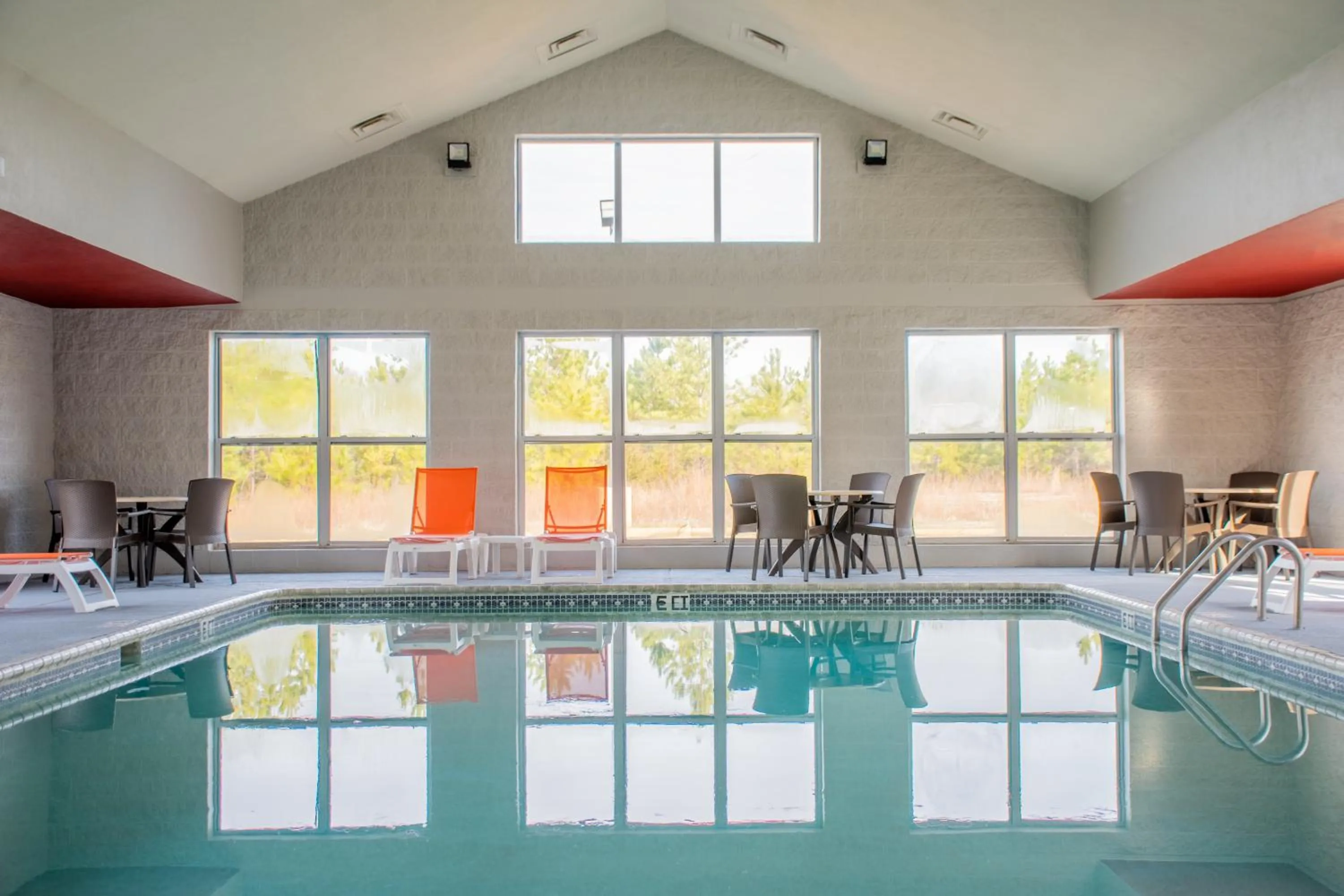 Swimming pool in Comfort Inn Dickson