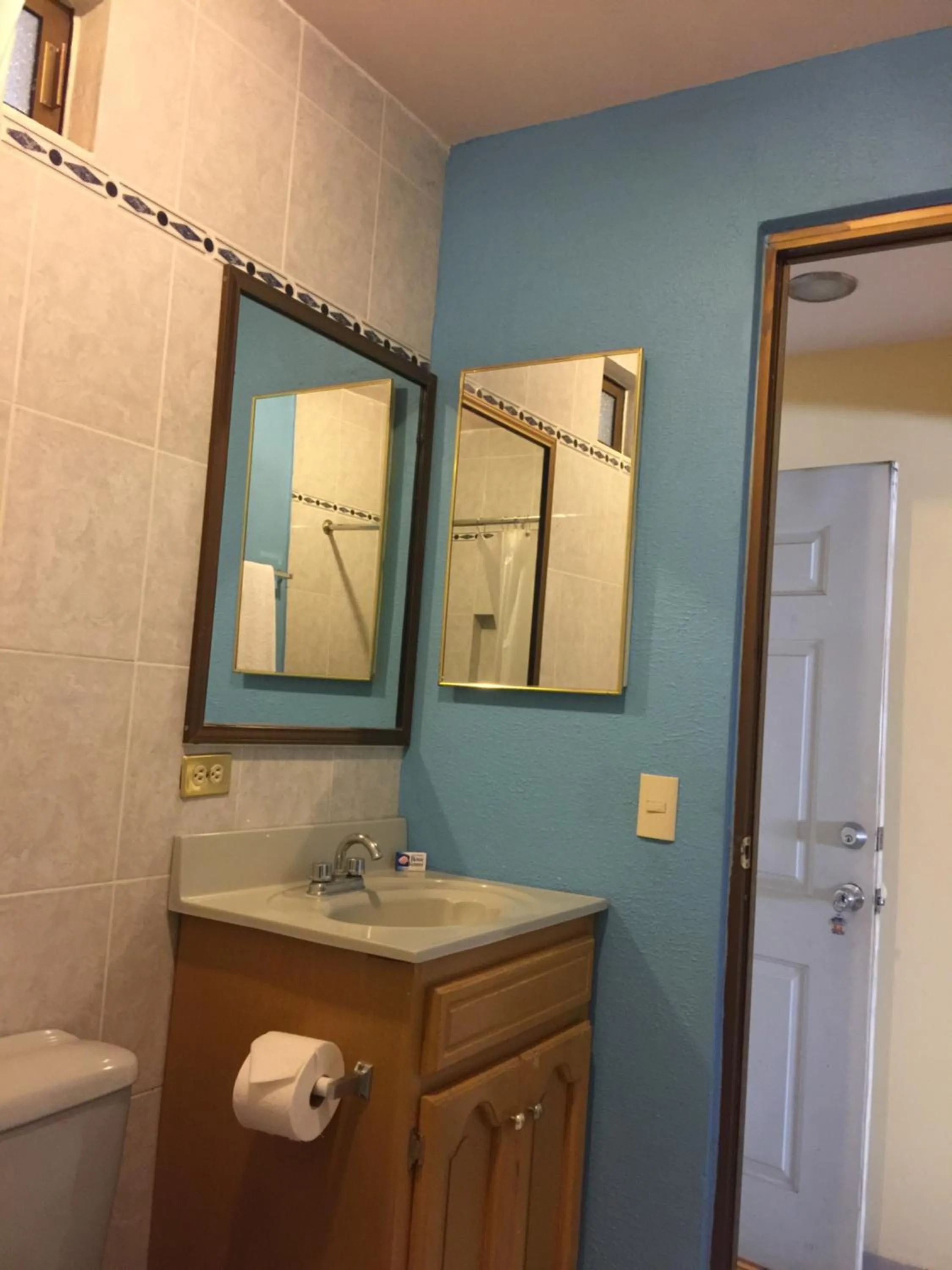 Bathroom in El Ejecutivo Aparthotel