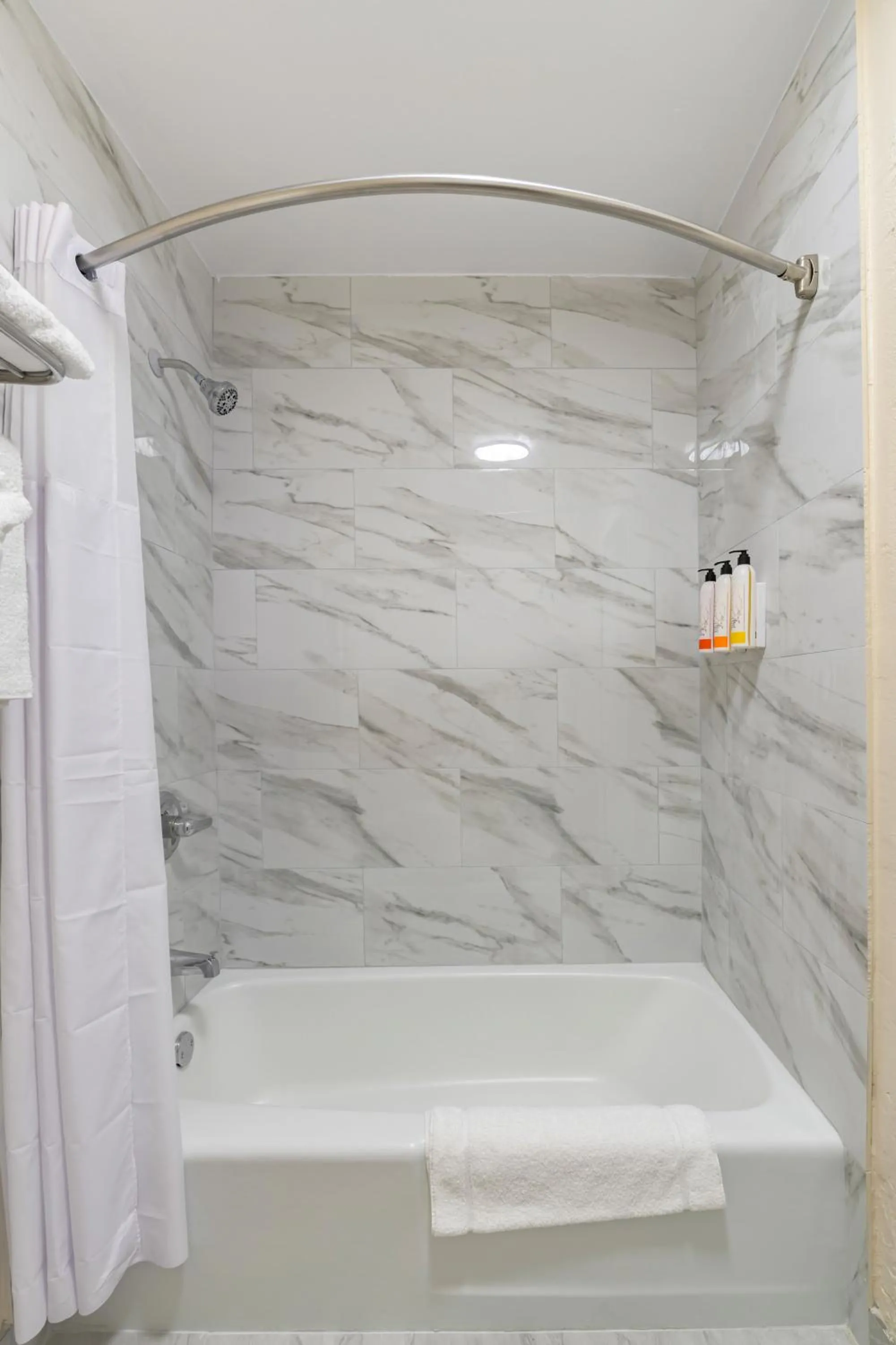 The Prime Suites, Vallejo - Napa Valley and Six Flags Discovery Kingdom