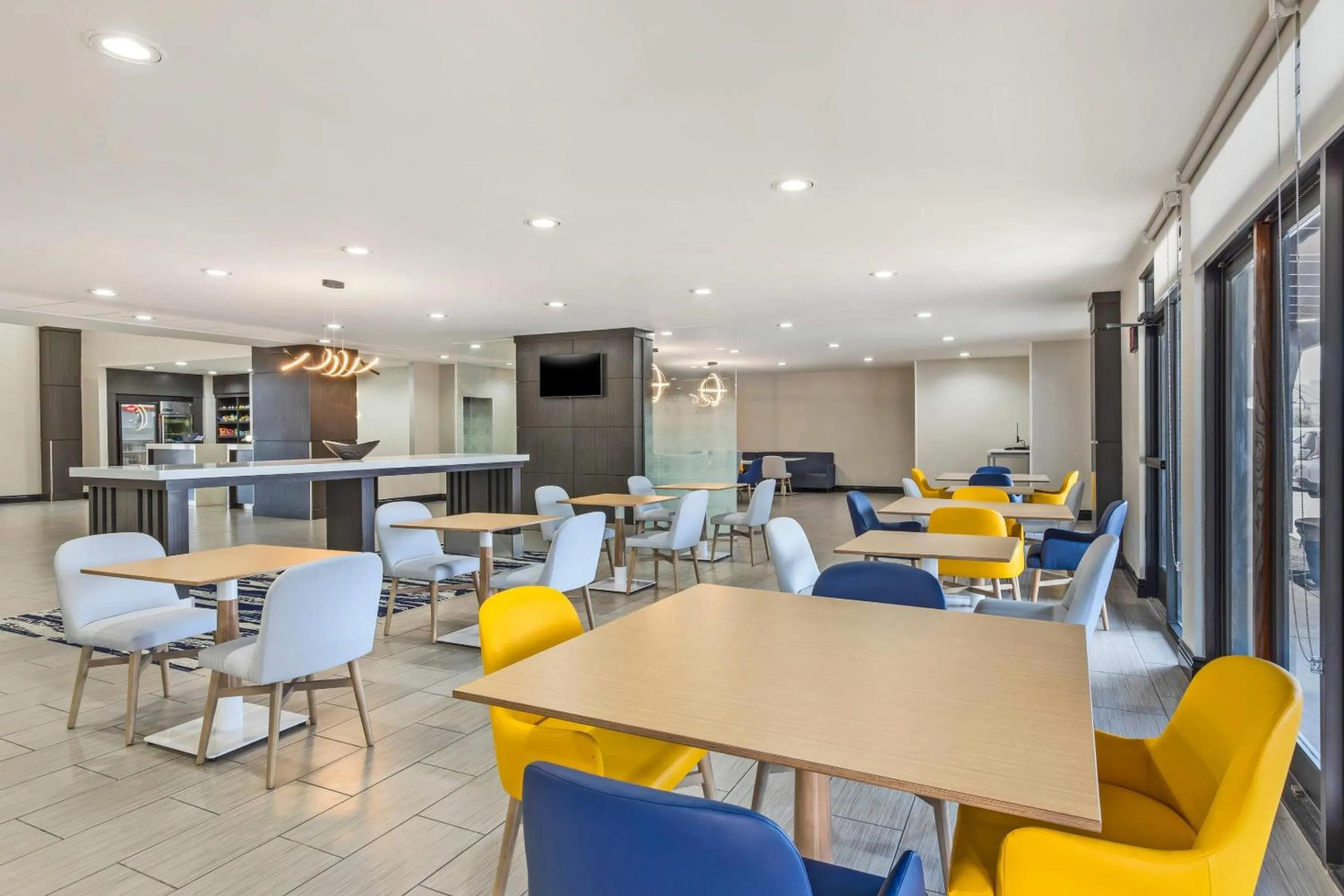 Breakfast in Comfort Inn & Suites Irving Las Colinas DFW