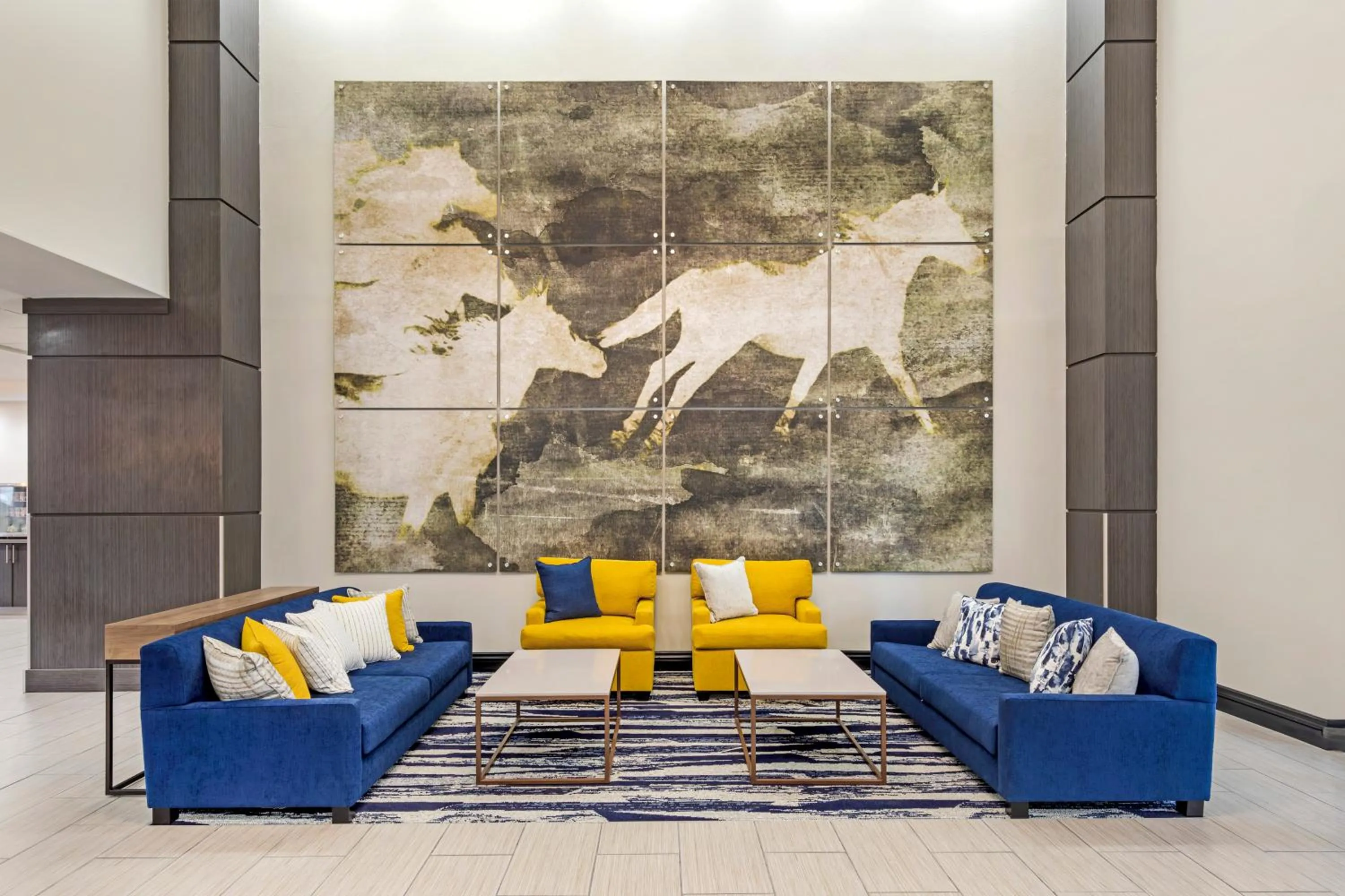 Lobby or reception in Comfort Inn & Suites Irving Las Colinas DFW