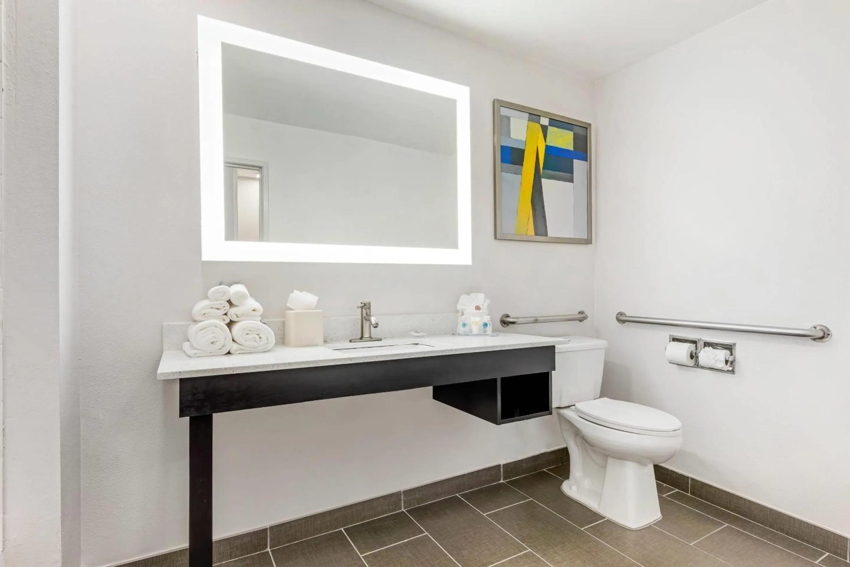 Bedroom in Comfort Inn & Suites Irving Las Colinas DFW