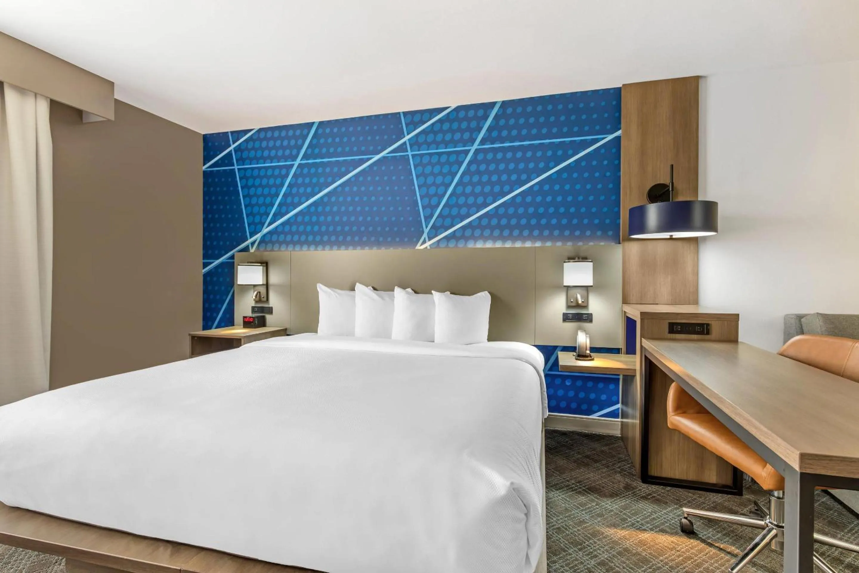 Bedroom, Bed in Comfort Inn & Suites Irving Las Colinas DFW