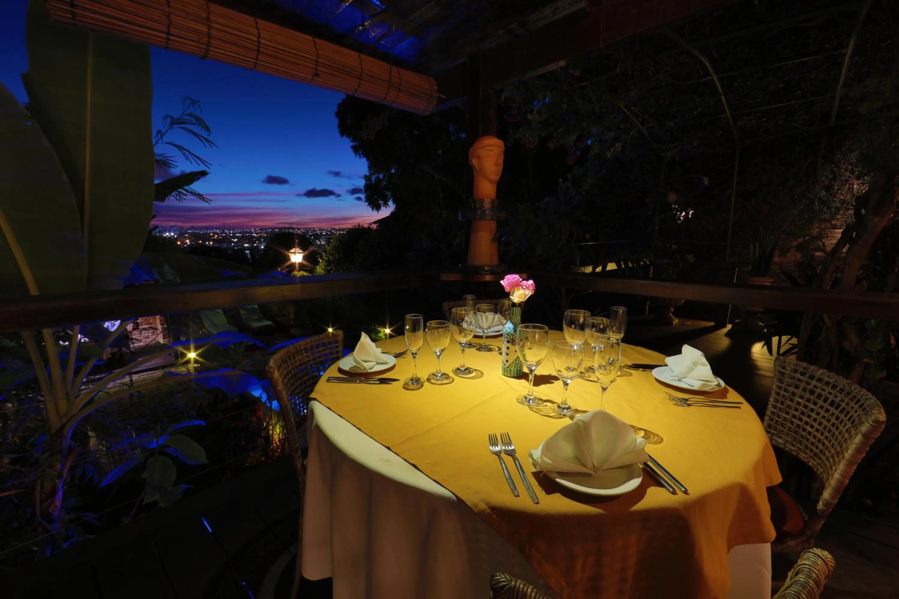 Restaurant/places to eat in Pousada do Amparo