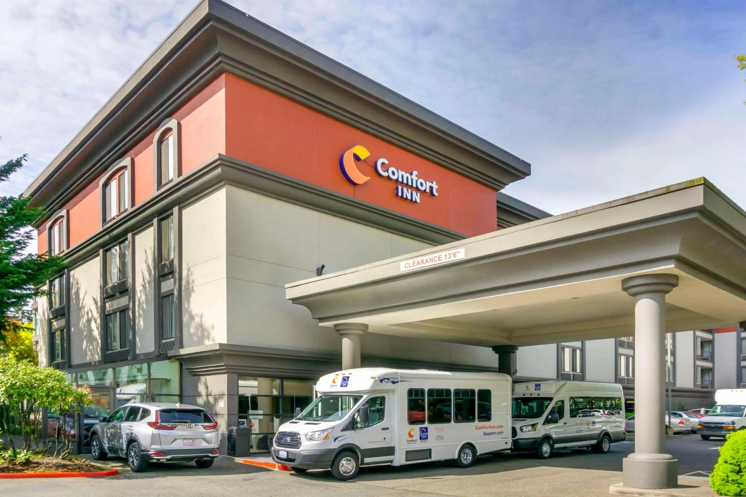 Property building in Comfort Inn & Suites Sea-Tac Airport