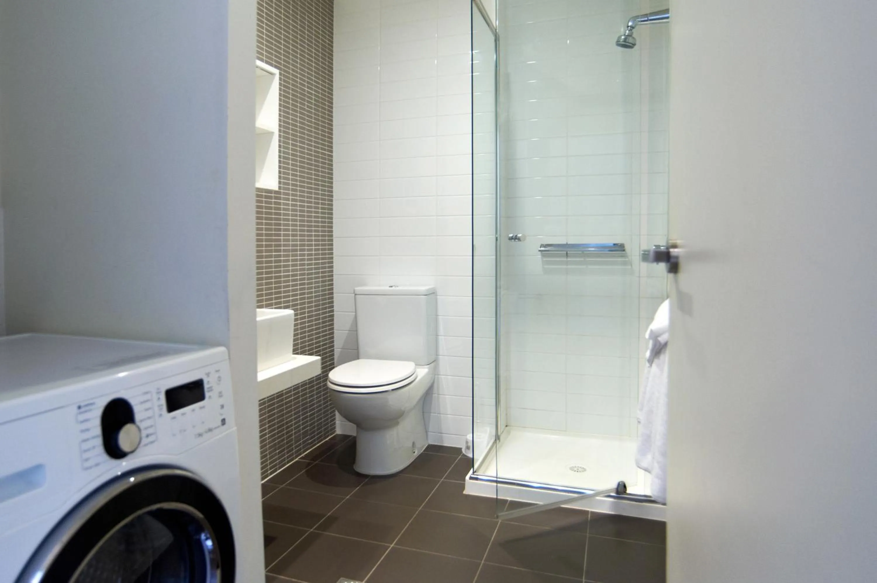 Bathroom in Comfort Apartments on Elizabeth