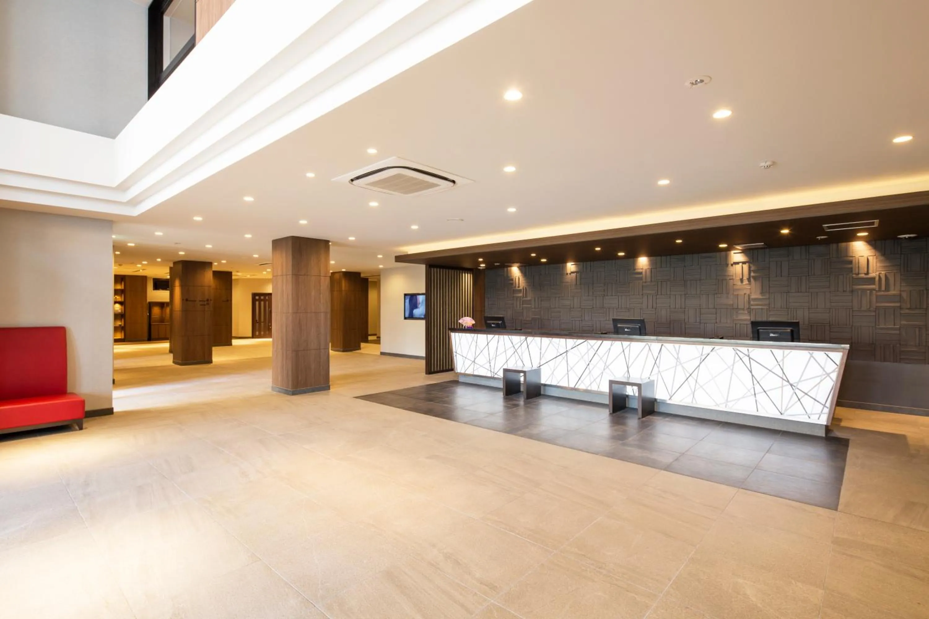 Lobby or reception in HOTEL MYSTAYS Kanazawa Castle