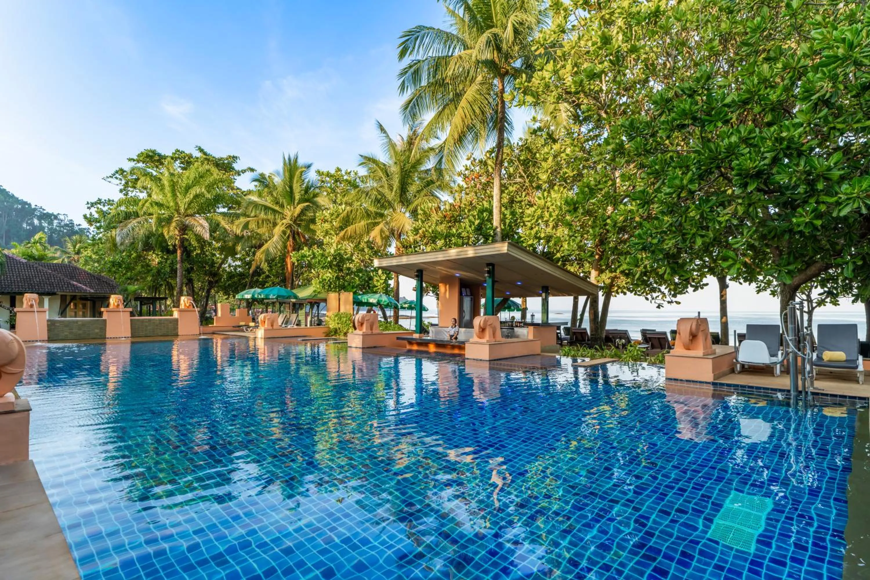 Swimming pool in Baan Khaolak Beach Resort