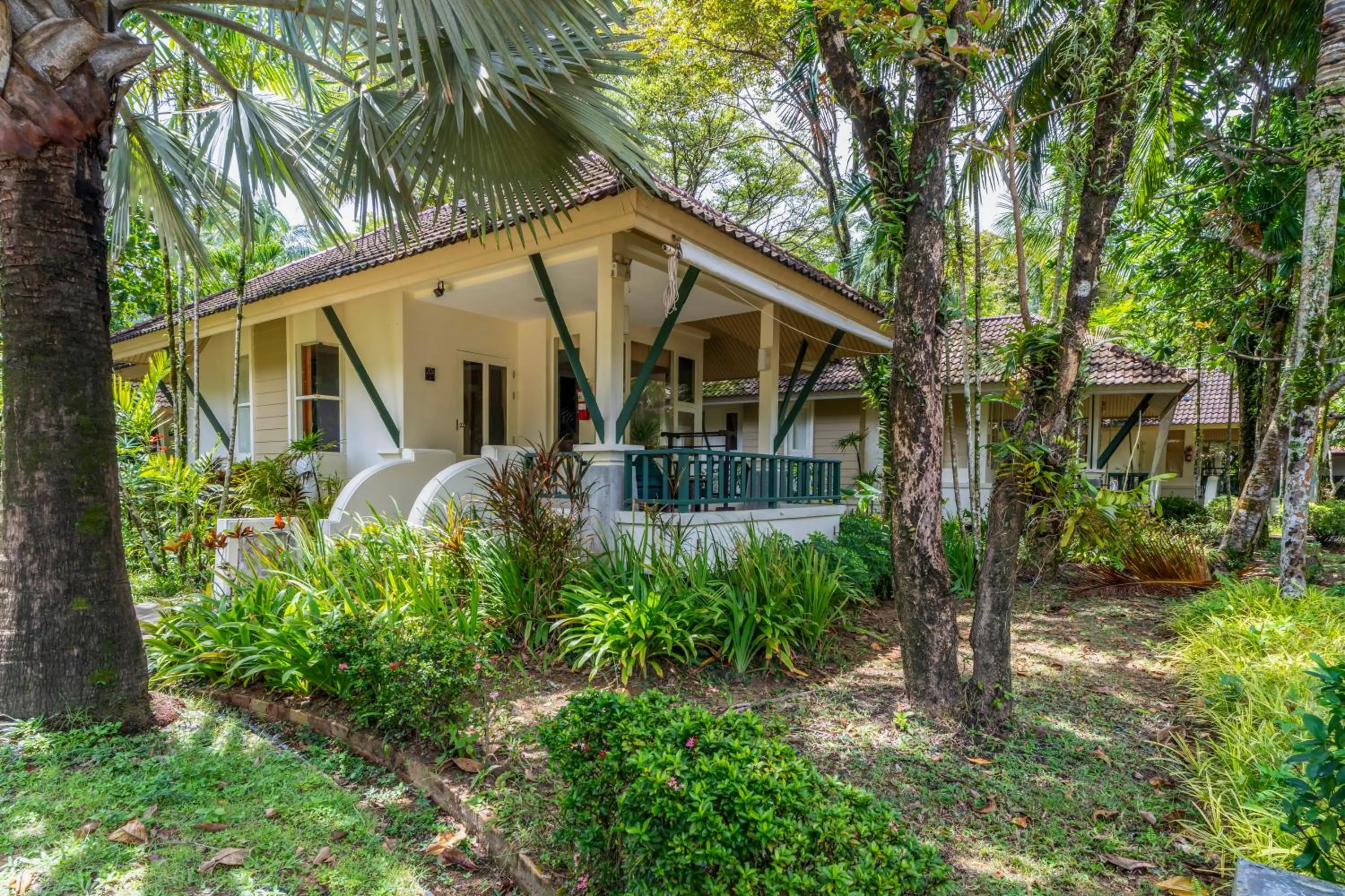 Property building in Baan Khaolak Beach Resort