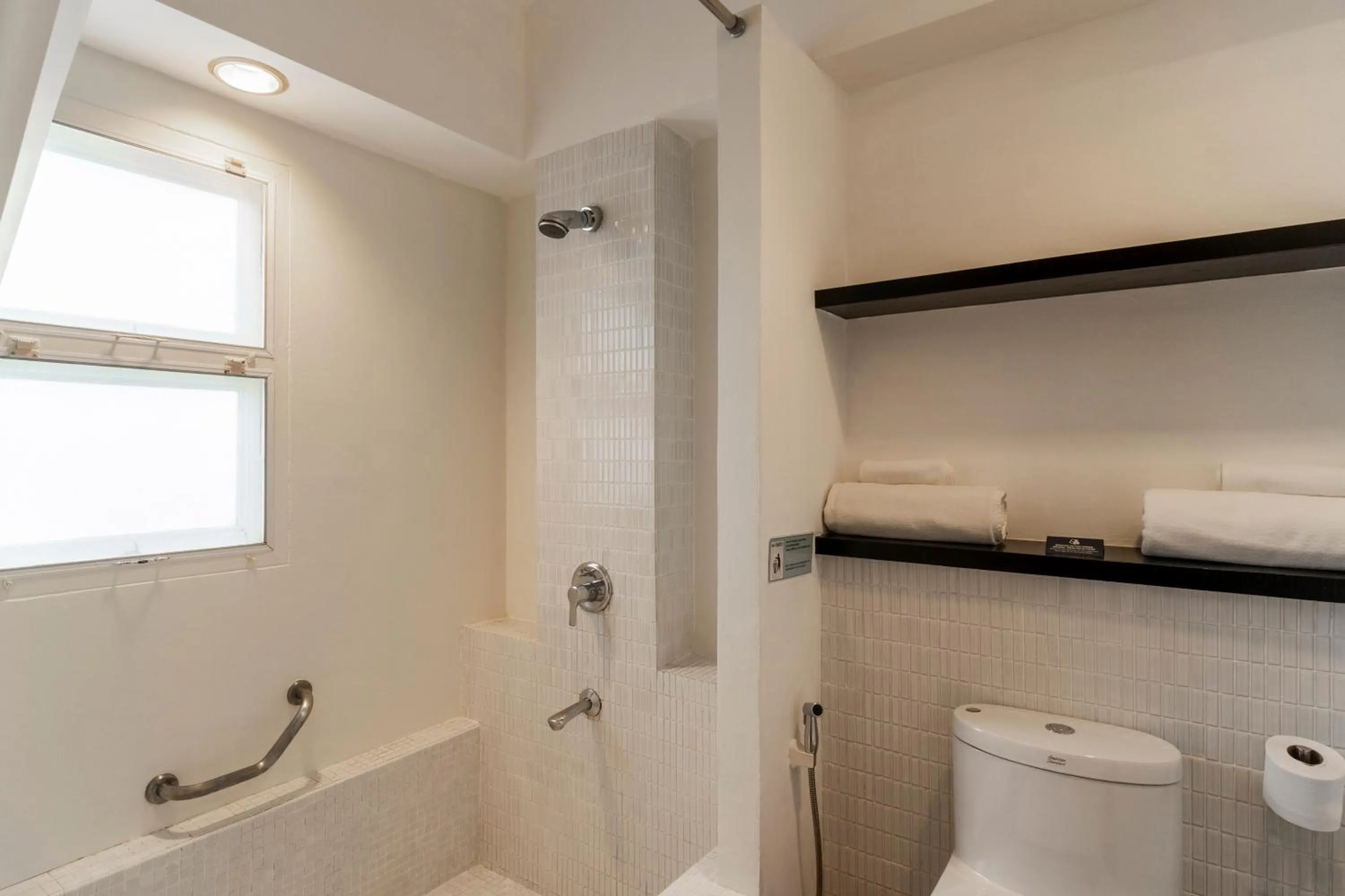 Shower in Baan Khaolak Beach Resort