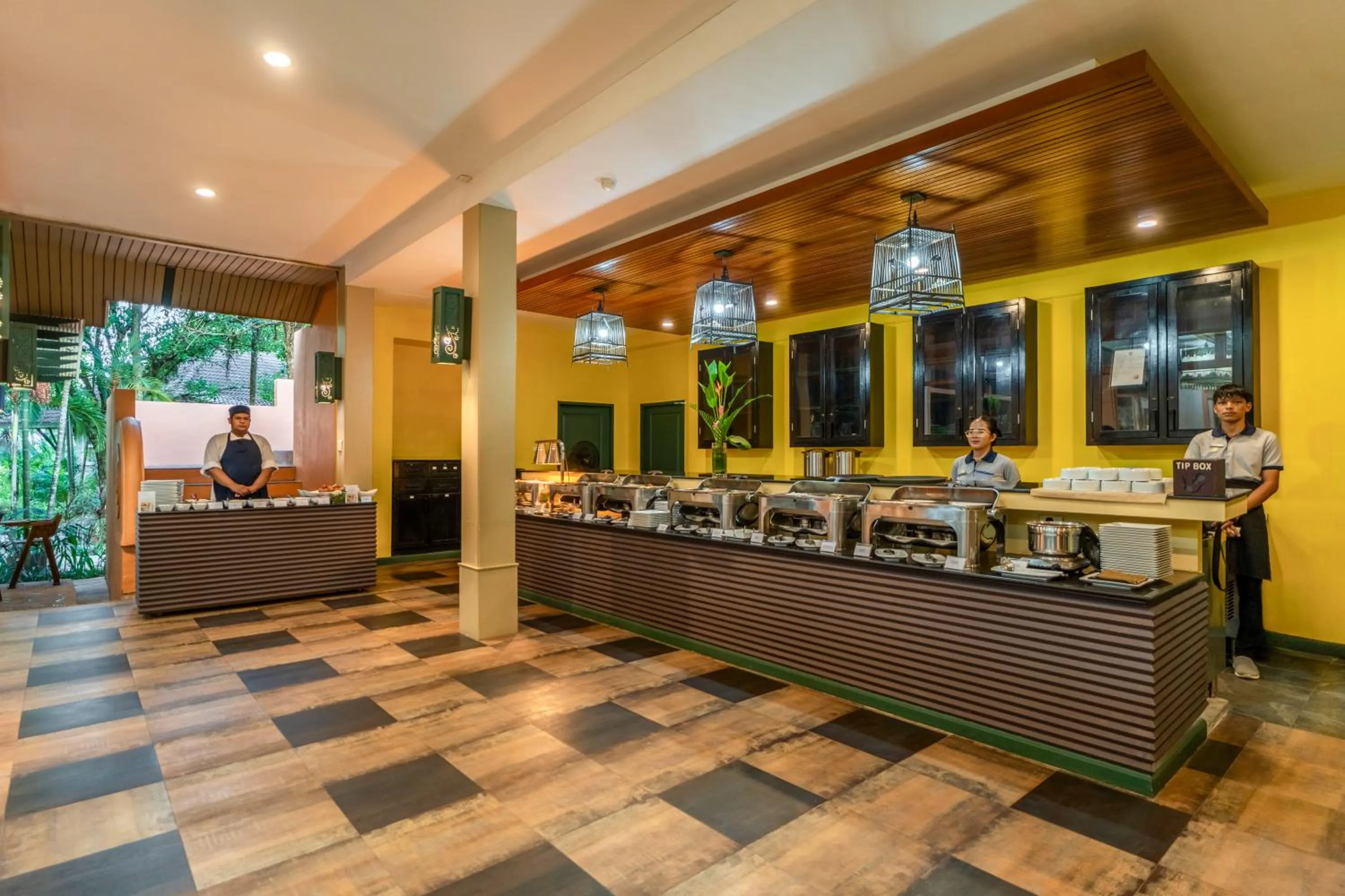 Restaurant/places to eat in Baan Khaolak Beach Resort