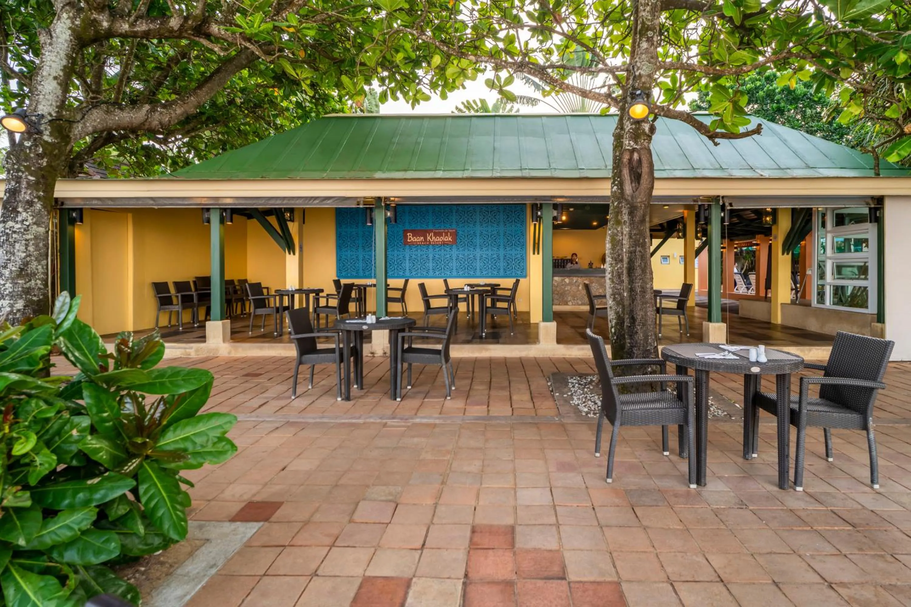 Restaurant/places to eat in Baan Khaolak Beach Resort