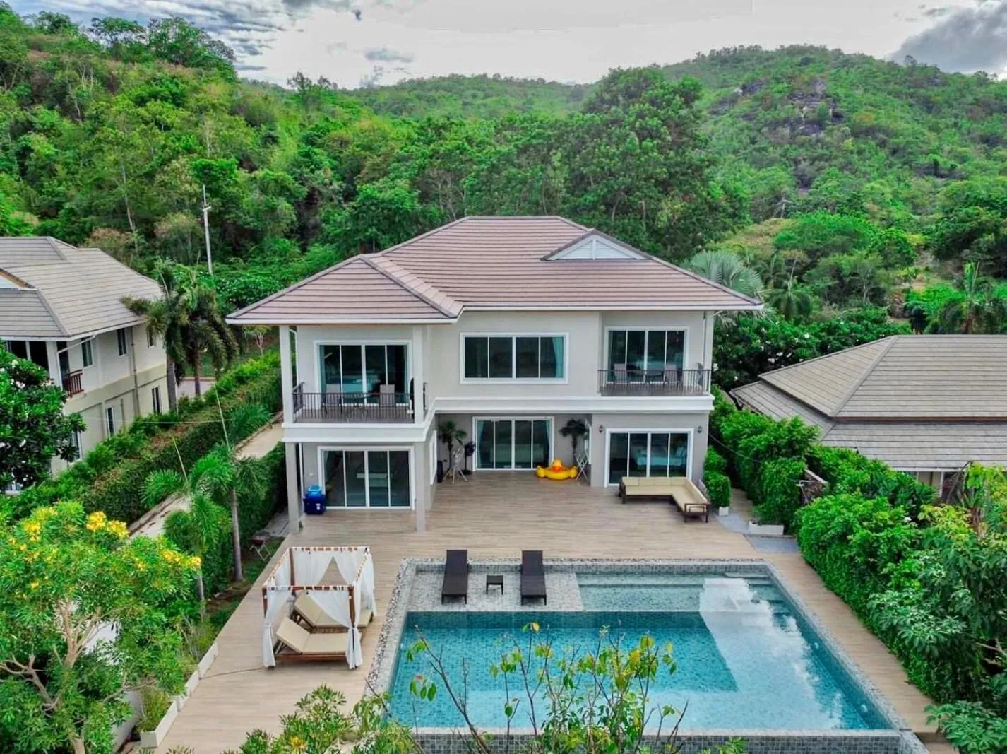 SeaRidge Hua Hin Resort & Poolvilla