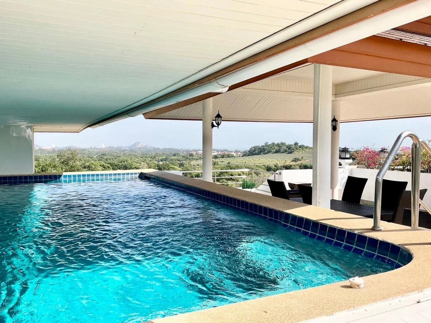 SeaRidge Hua Hin Resort & Poolvilla