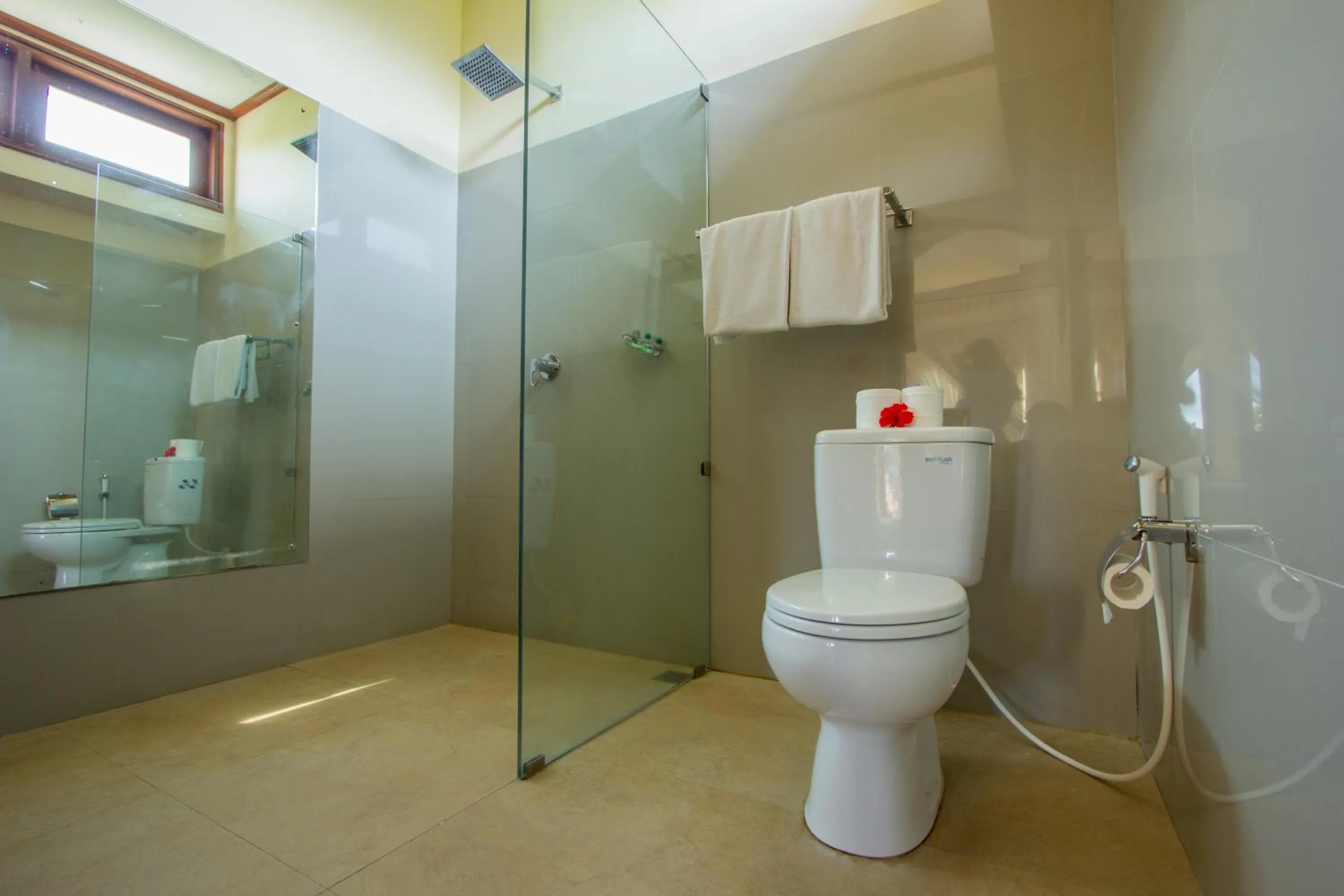 Shower in Arya Amed Beach Resort and Dive Center