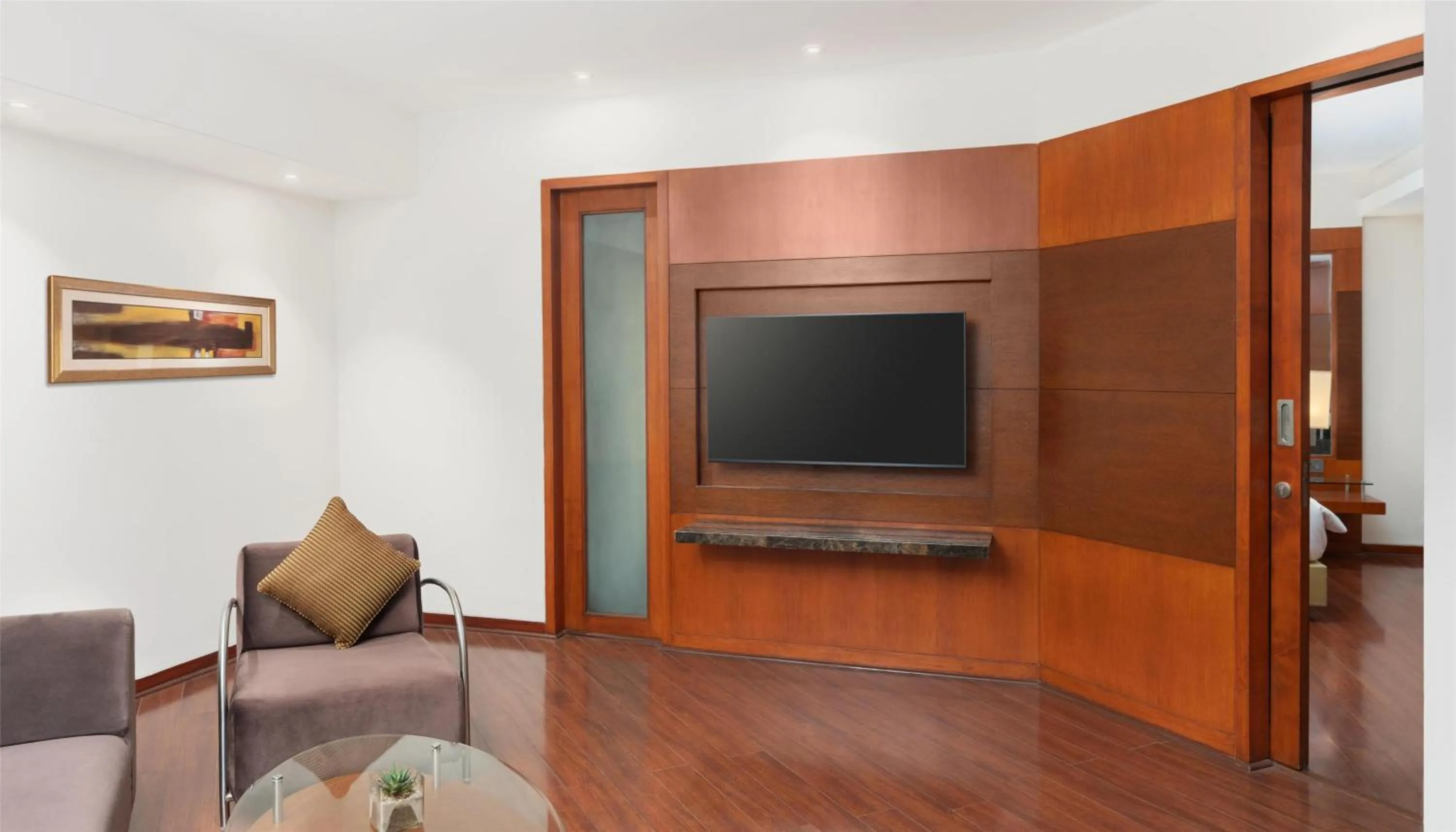 Photo of the whole room in Radisson Blu Plaza Delhi Airport