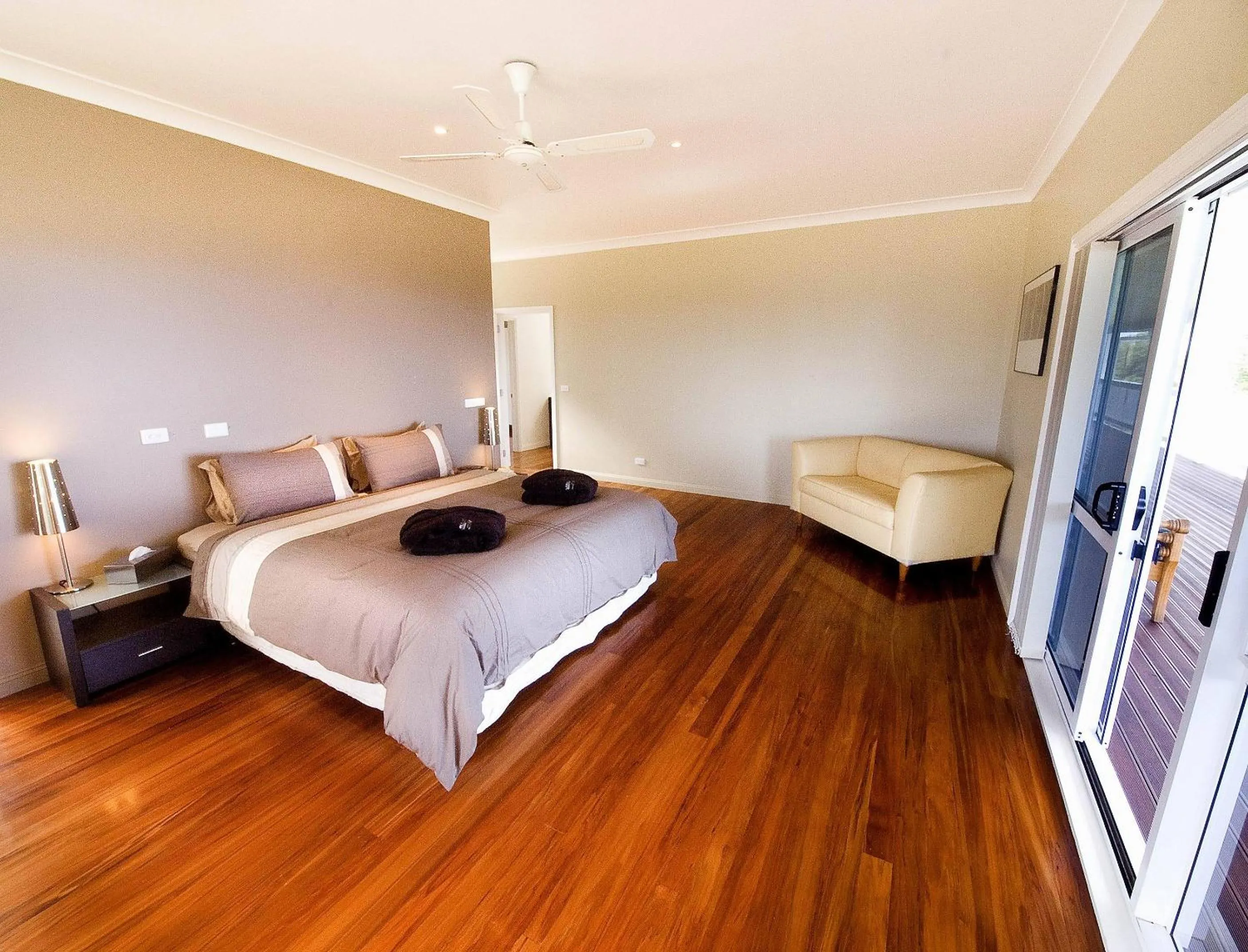 Photo of the whole room, Bed in Cumberland Resort & Spa