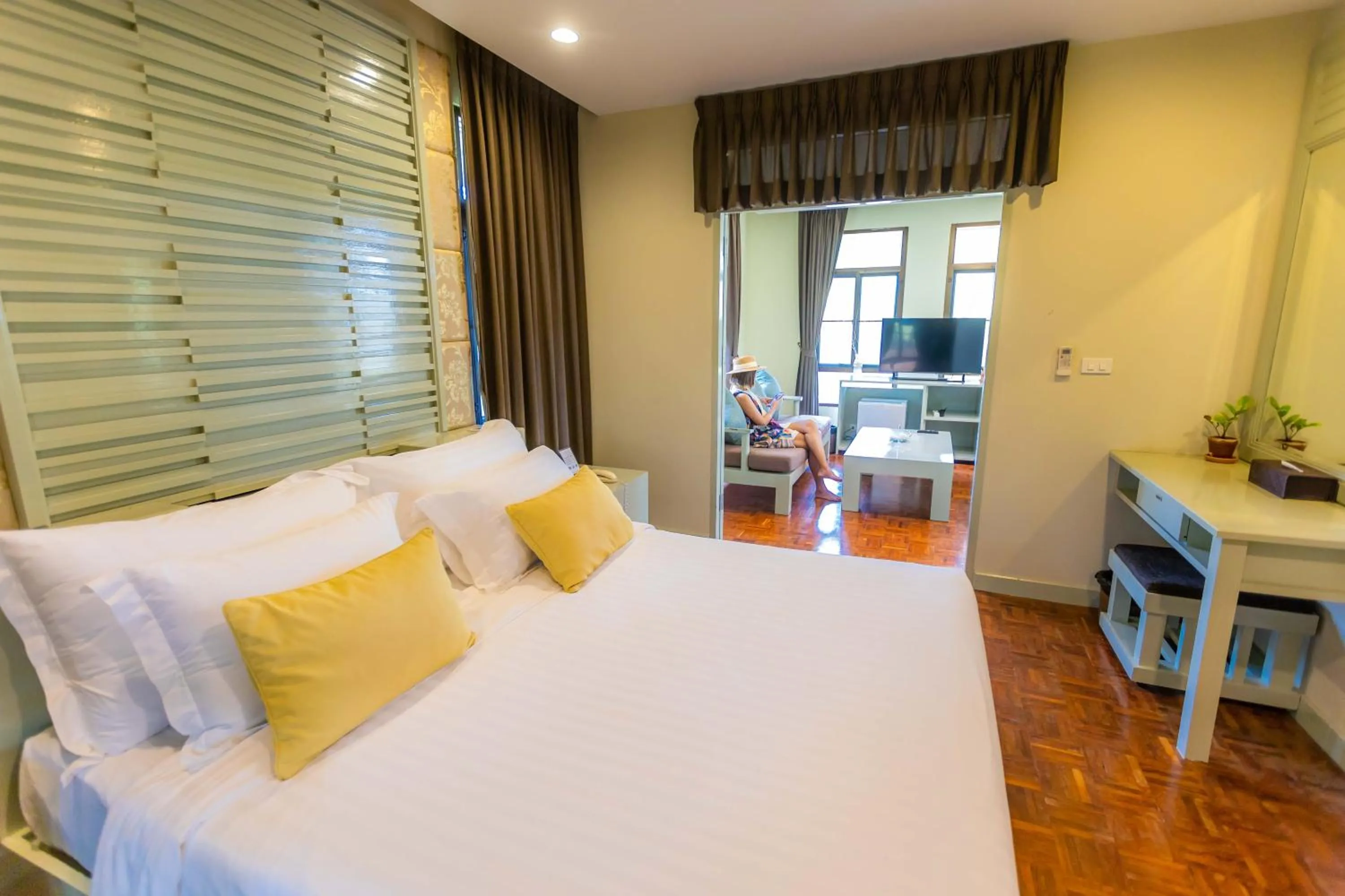 Photo of the whole room, Bed in Sirarun Resort