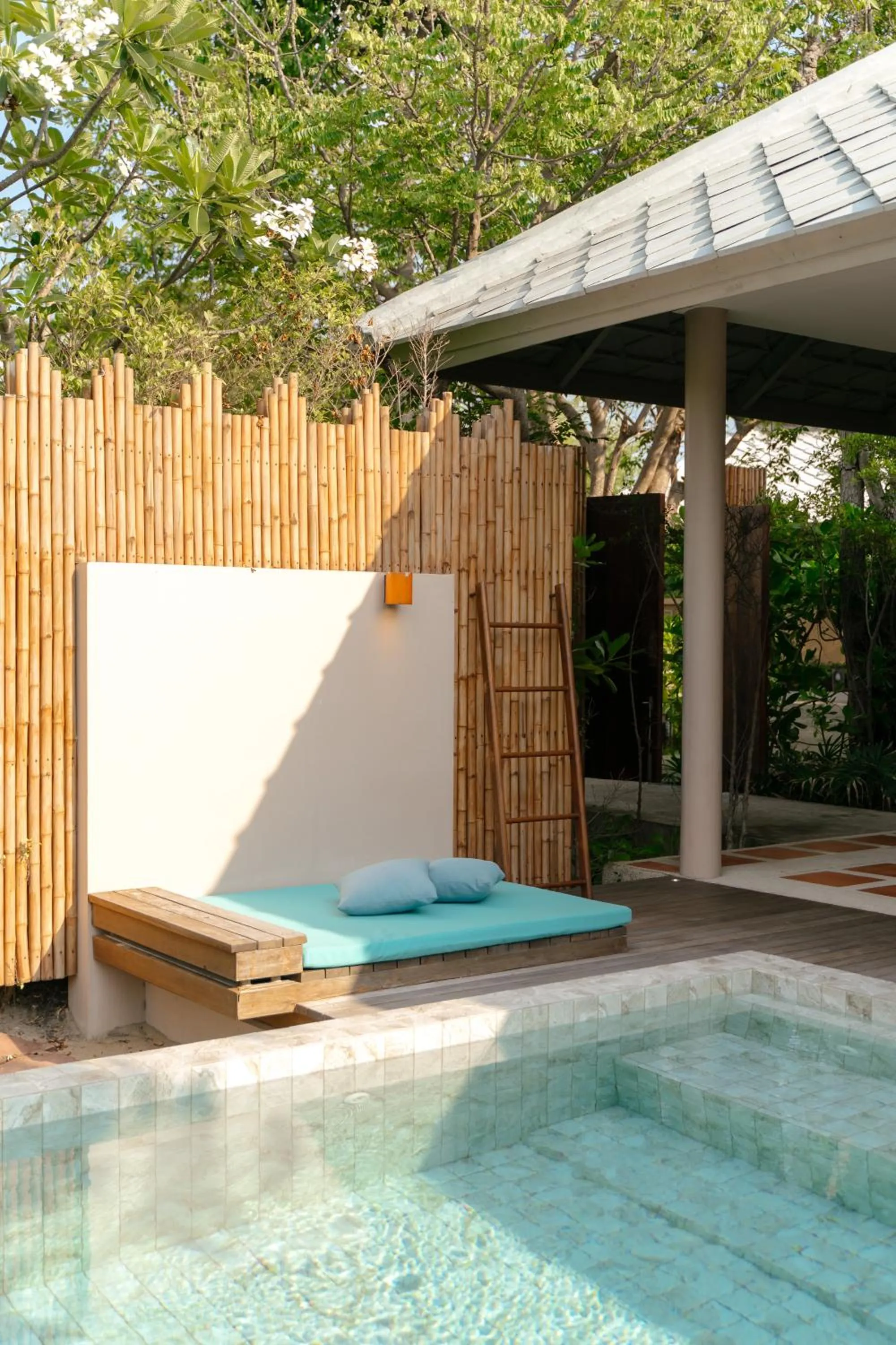 Swimming pool in Sirarun Resort