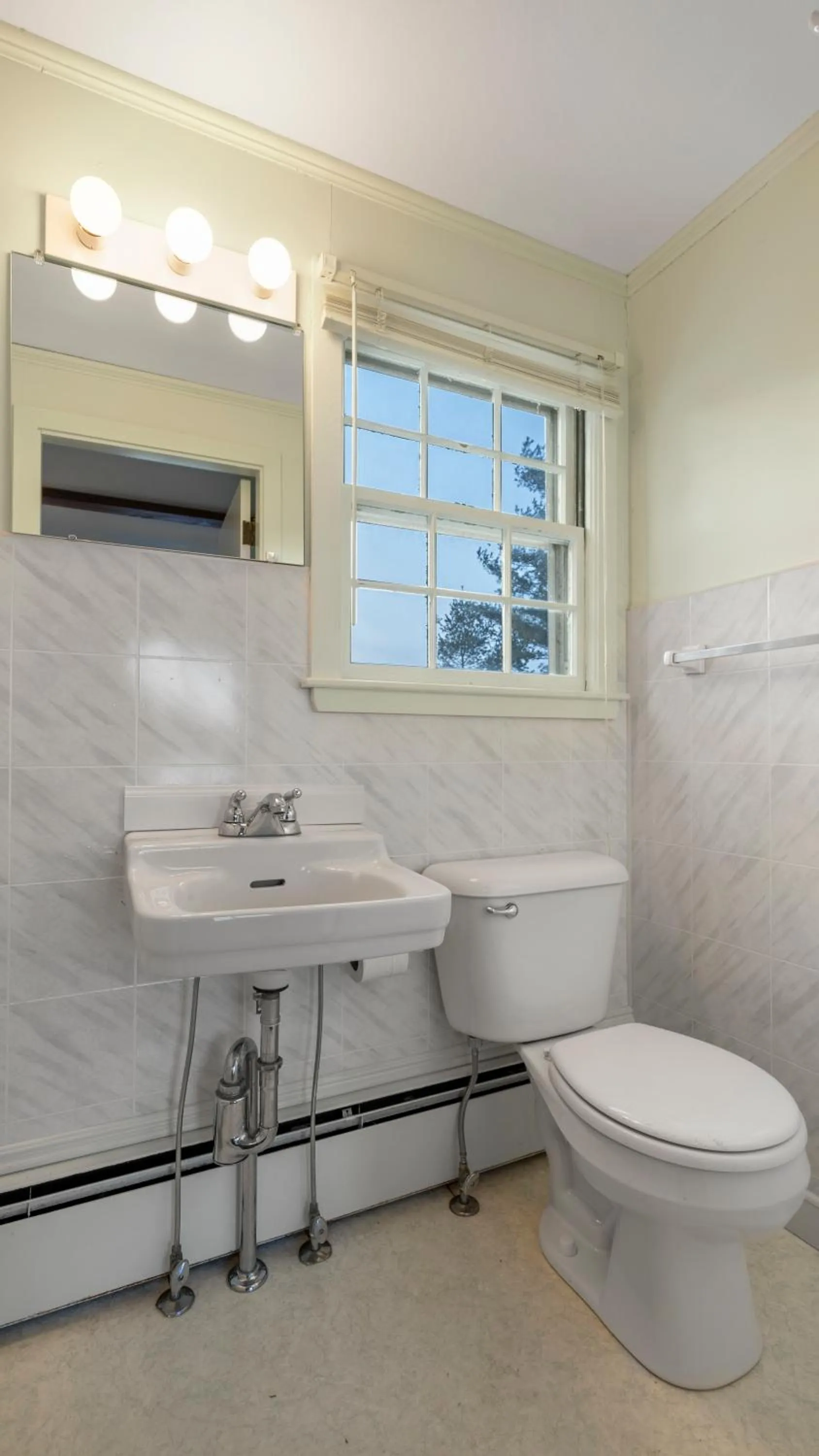 Bathroom in Mid-Town Motel