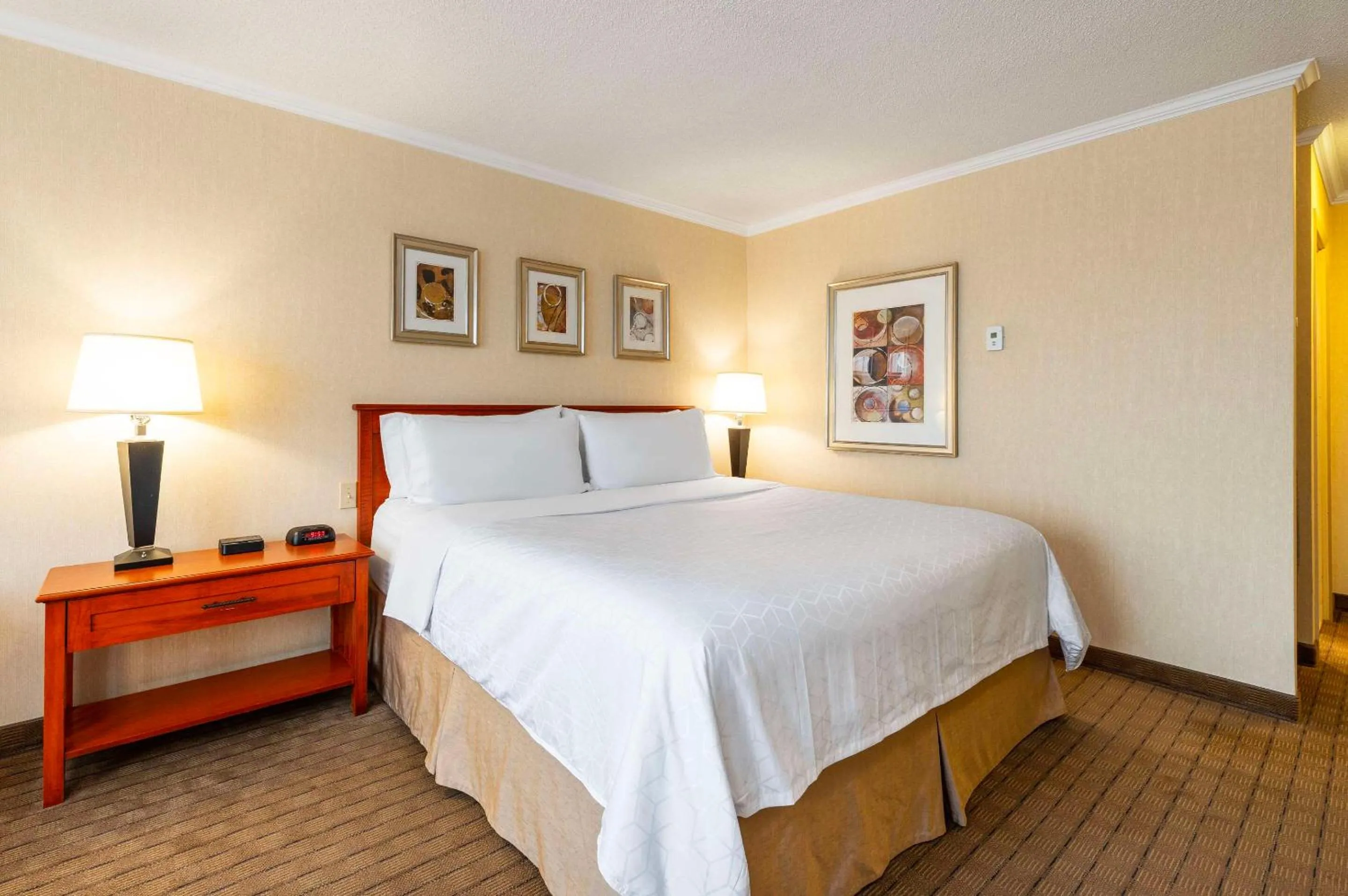 Bedroom in Allure Hotel & Conference Centre, Ascend Hotel Collection