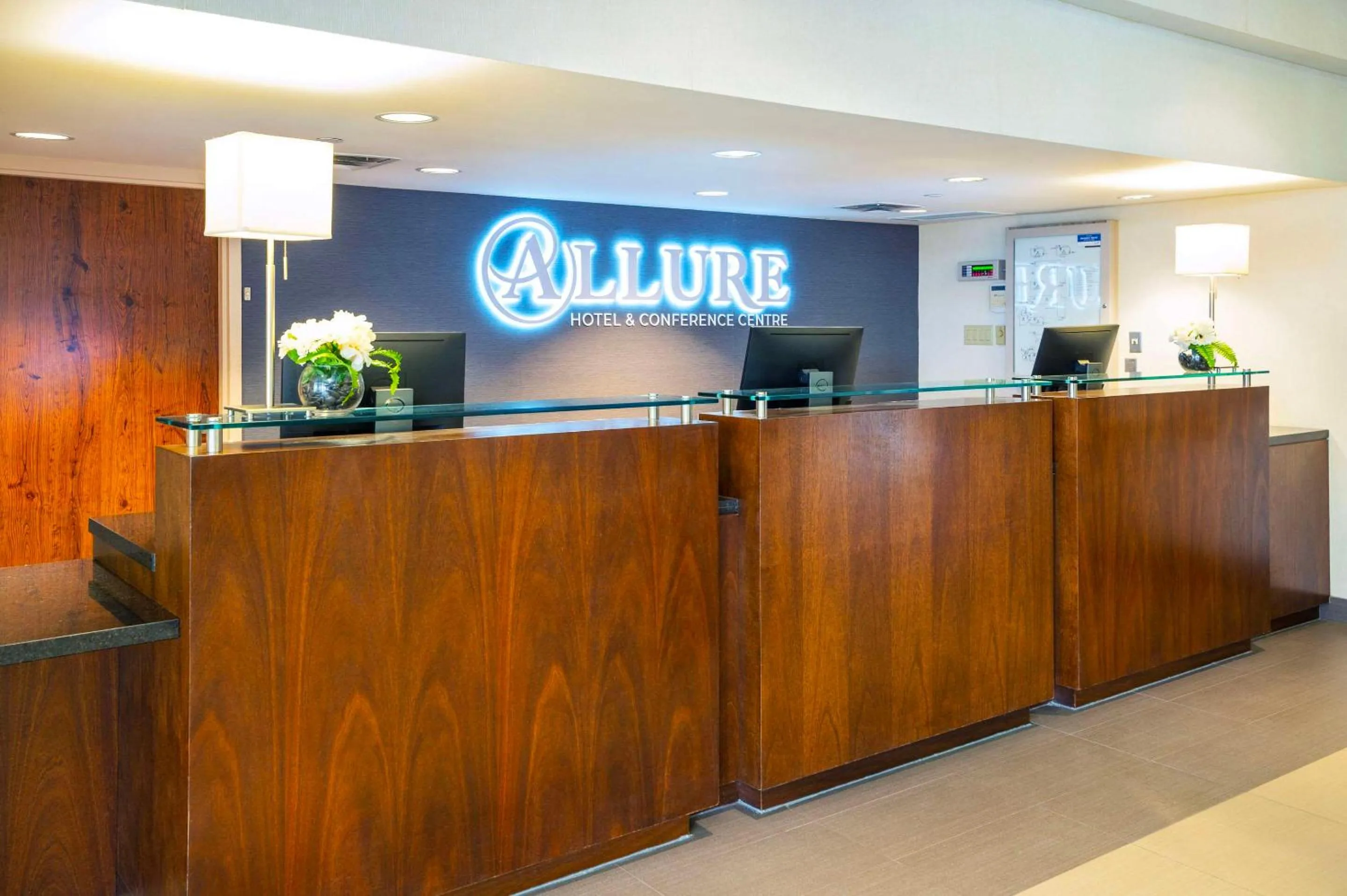 Lobby or reception in Allure Hotel & Conference Centre, Ascend Hotel Collection