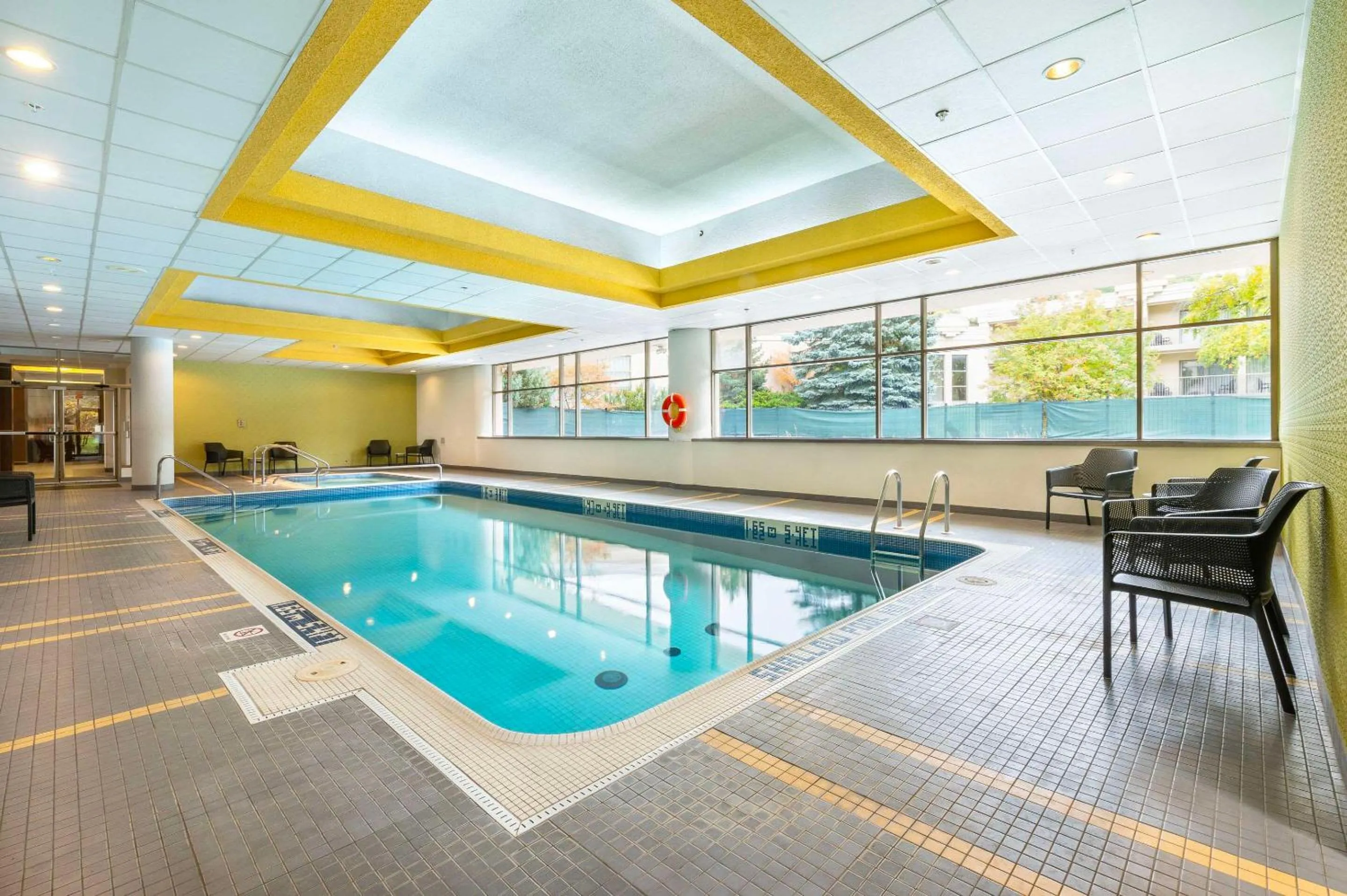 Swimming pool in Allure Hotel & Conference Centre, Ascend Hotel Collection
