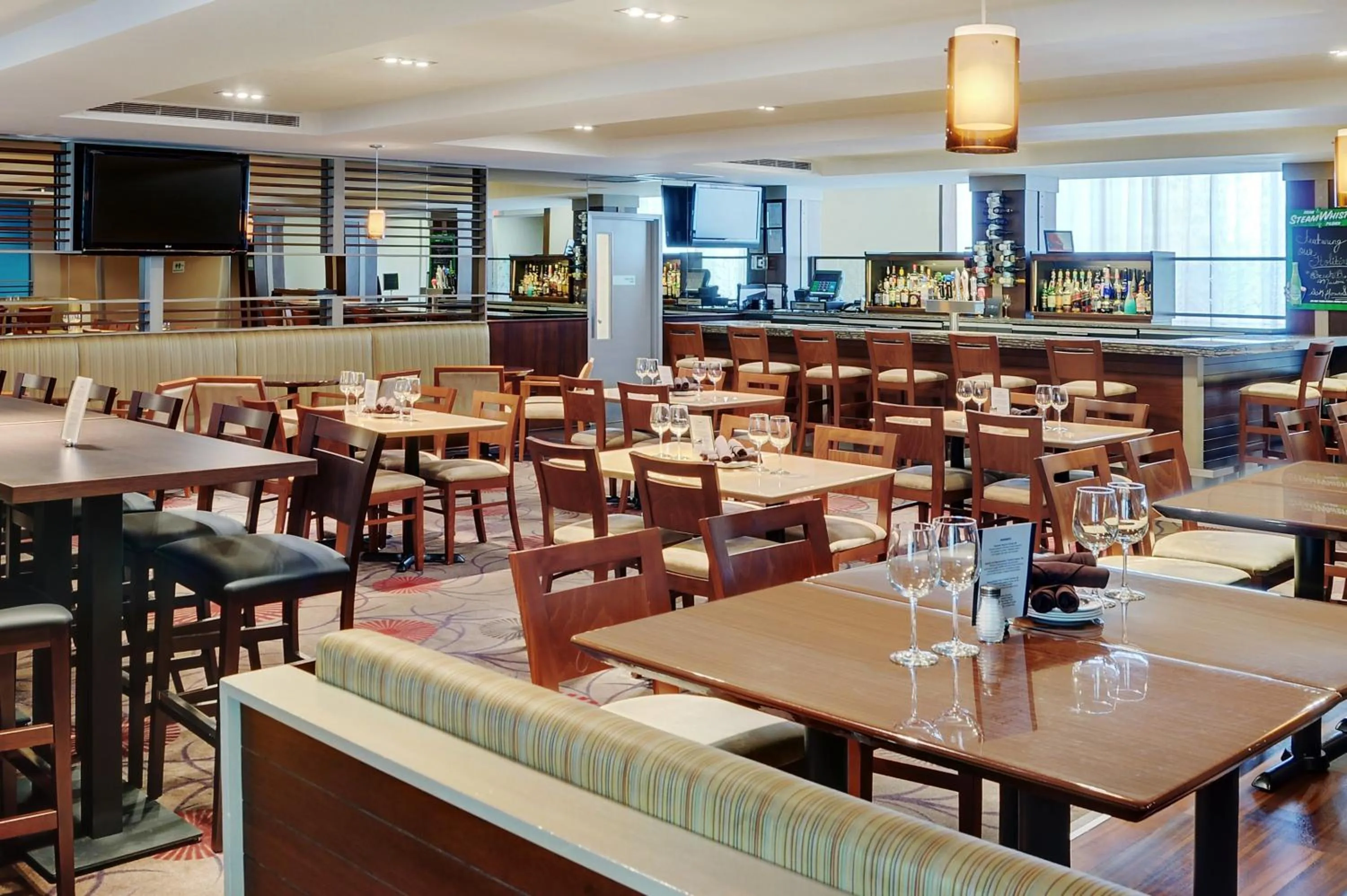 Restaurant/places to eat in Allure Hotel & Conference Centre, Ascend Hotel Collection