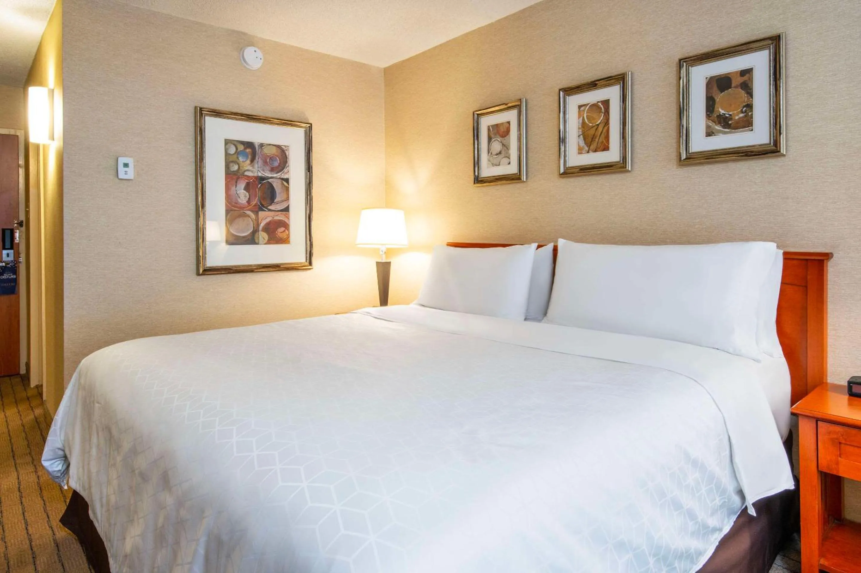 Bedroom in Allure Hotel & Conference Centre, Ascend Hotel Collection