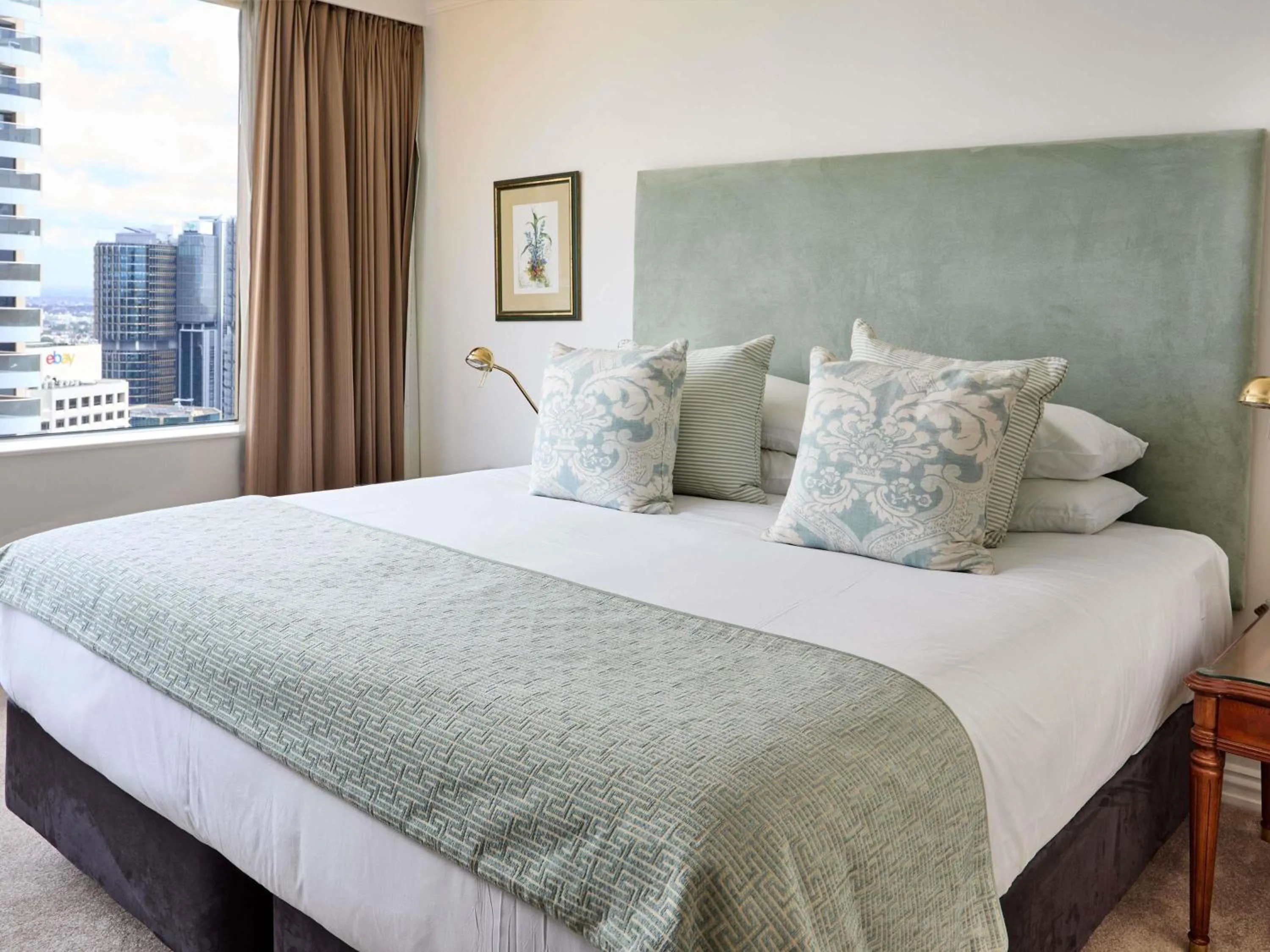 Bedroom, Bed in The Sebel Quay West Suites Sydney