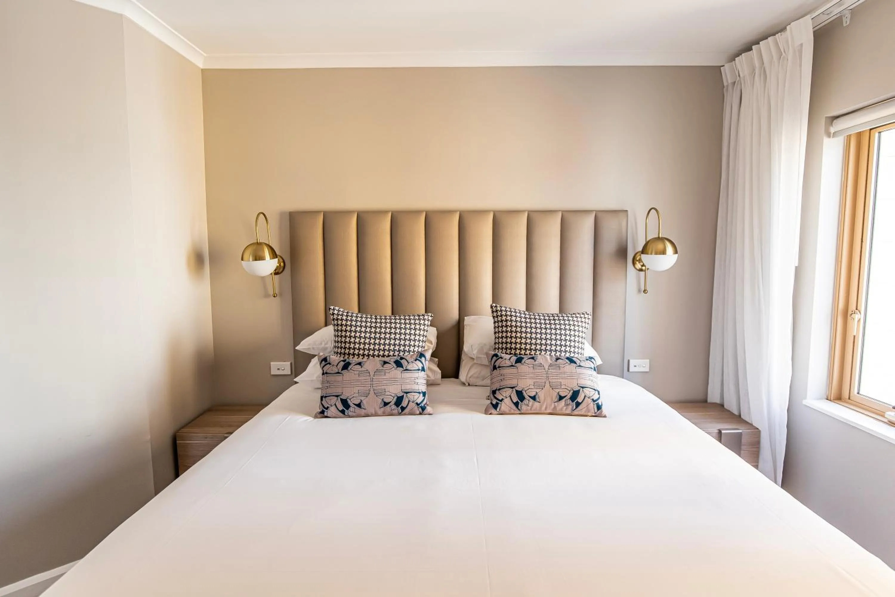 Bedroom, Bed in The Sebel Quay West Suites Sydney