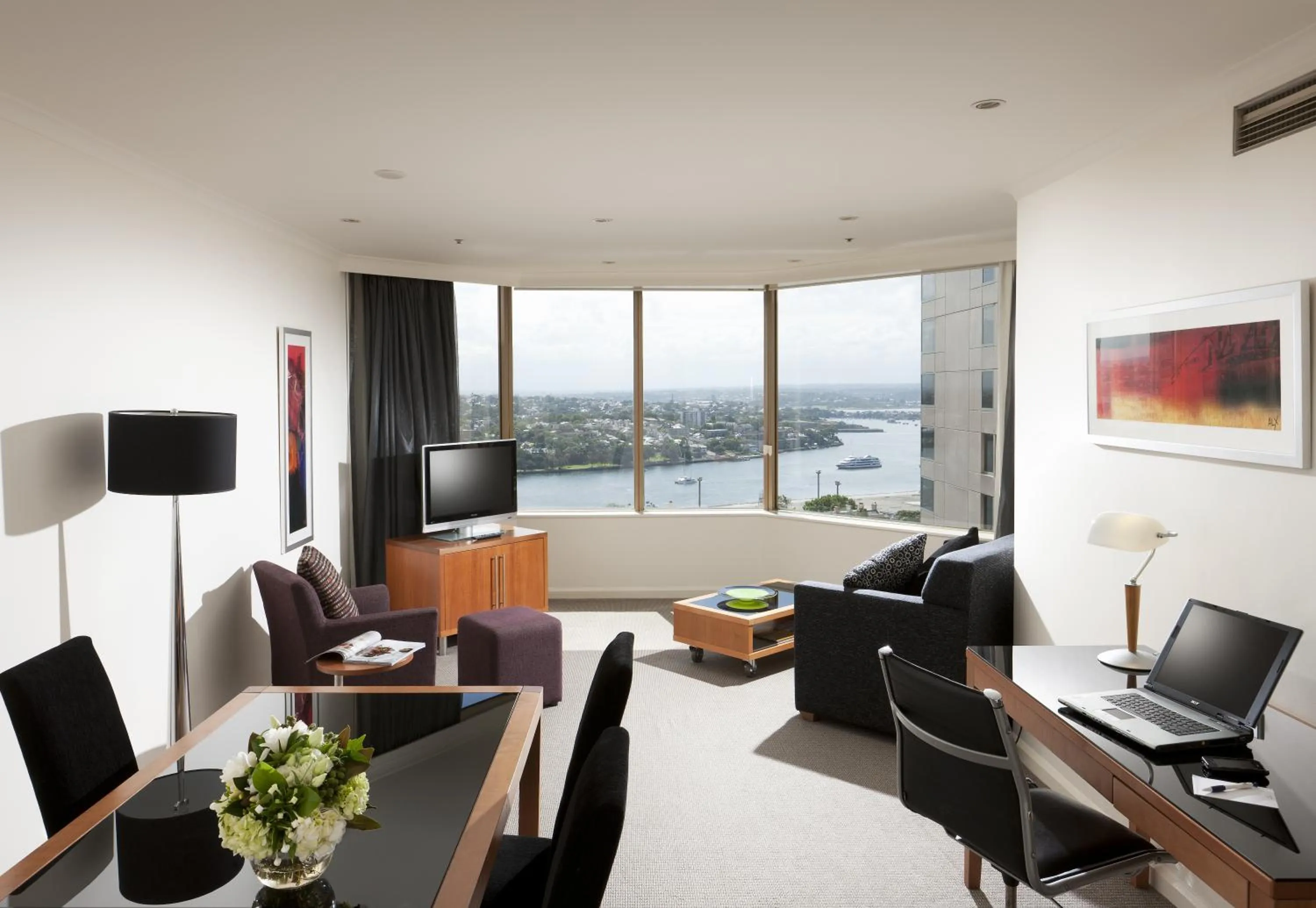 Area and facilities in The Sebel Quay West Suites Sydney