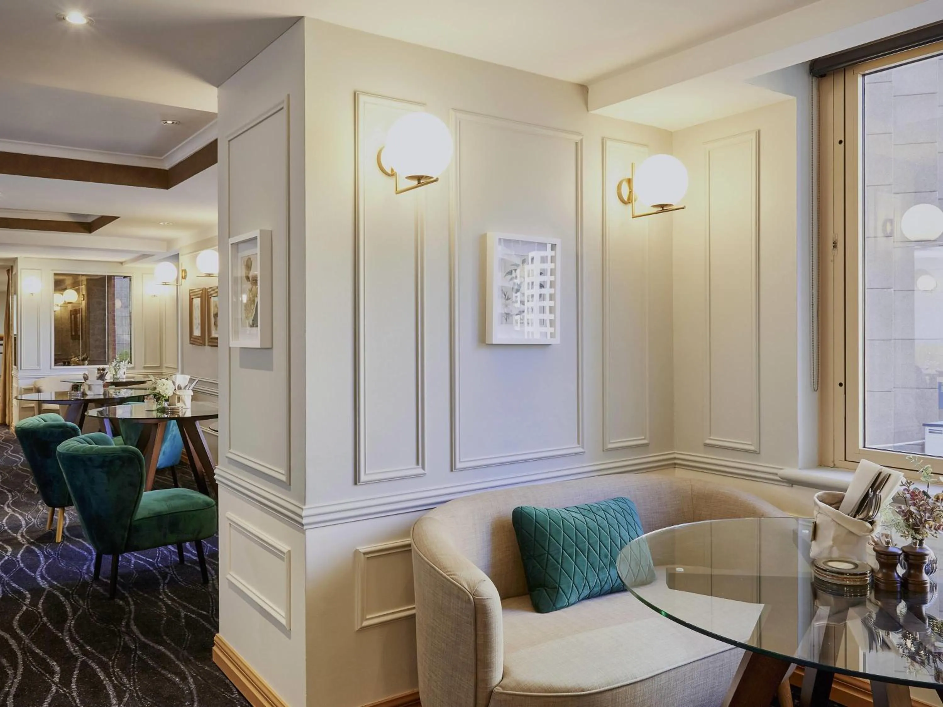 Restaurant/places to eat in The Sebel Quay West Suites Sydney