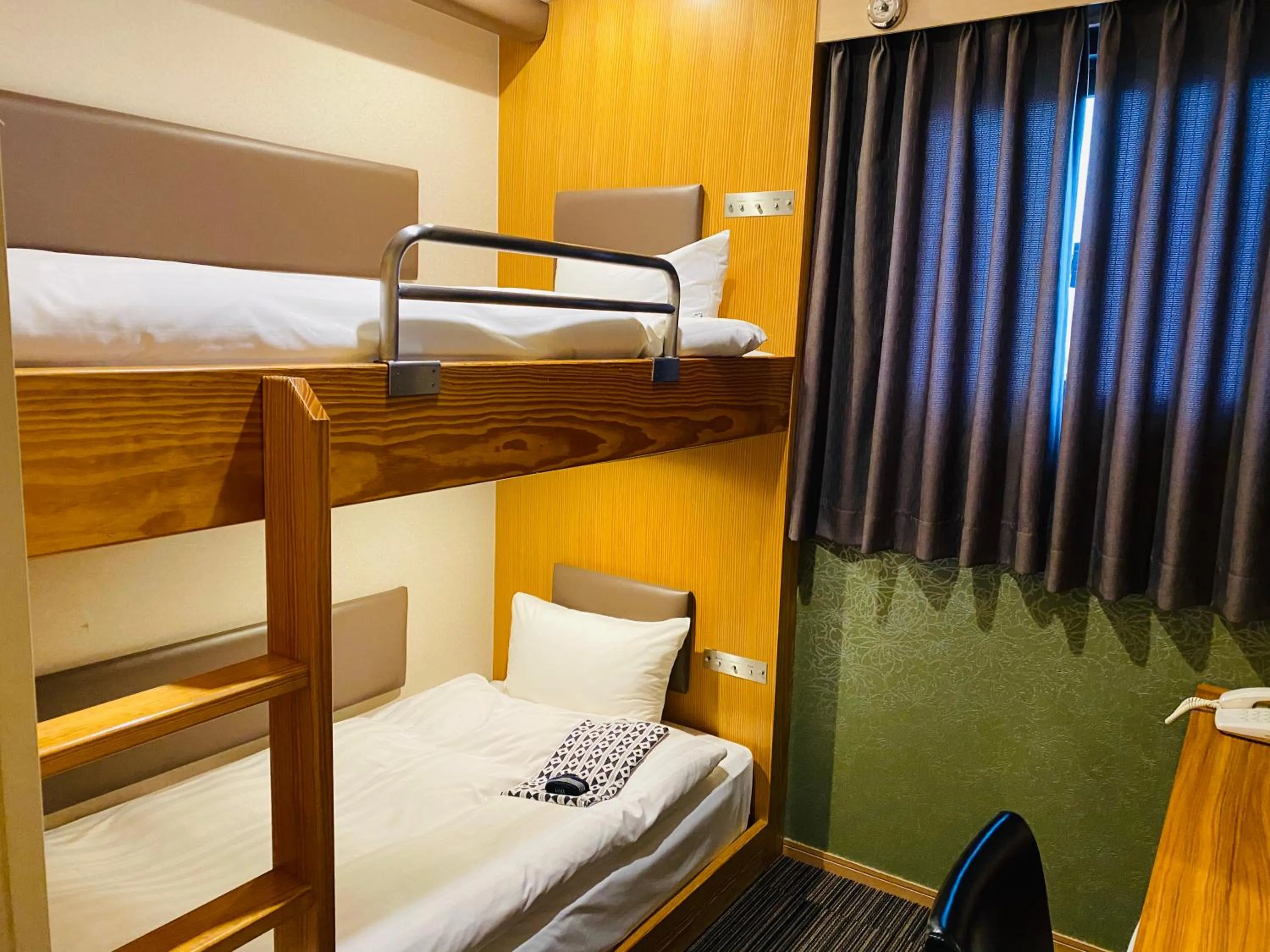 bunk bed, Bed in Ueno Touganeya Hotel