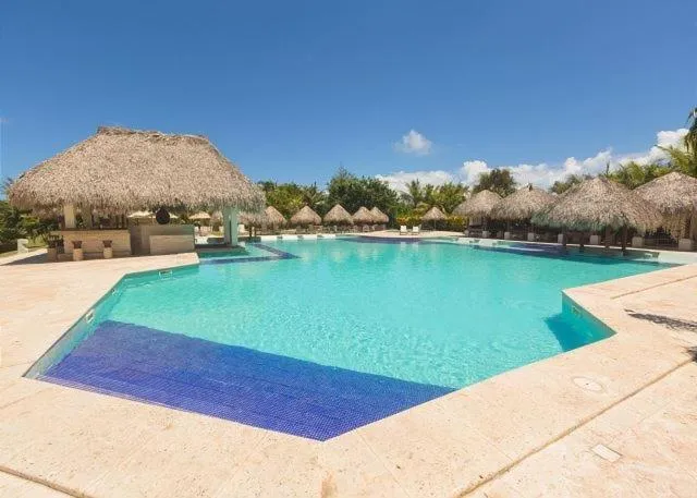 Swimming pool in Cocotal Bavaro Apartments