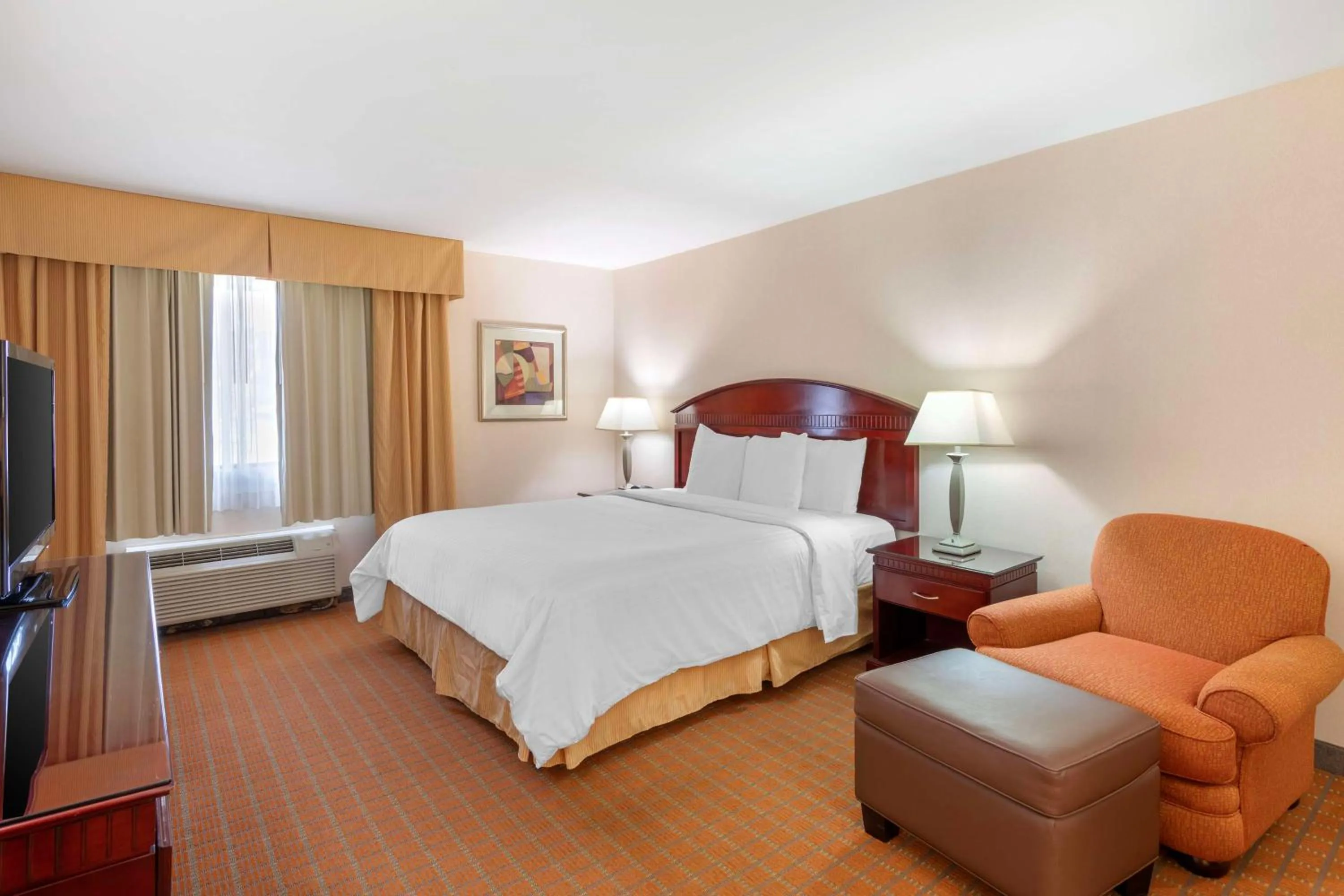 Bedroom, Bed in Best Western Plus West Covina Inn