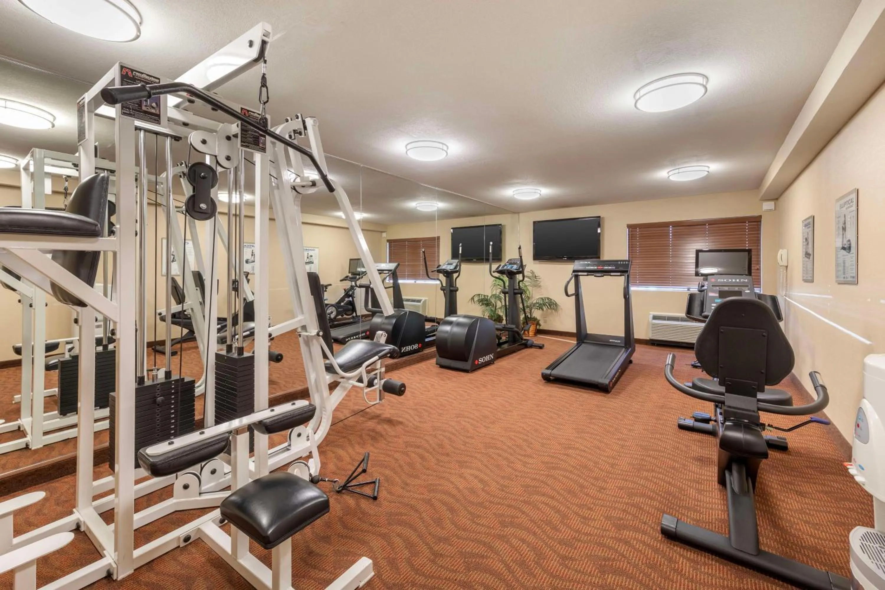Fitness centre/facilities in Best Western Plus West Covina Inn