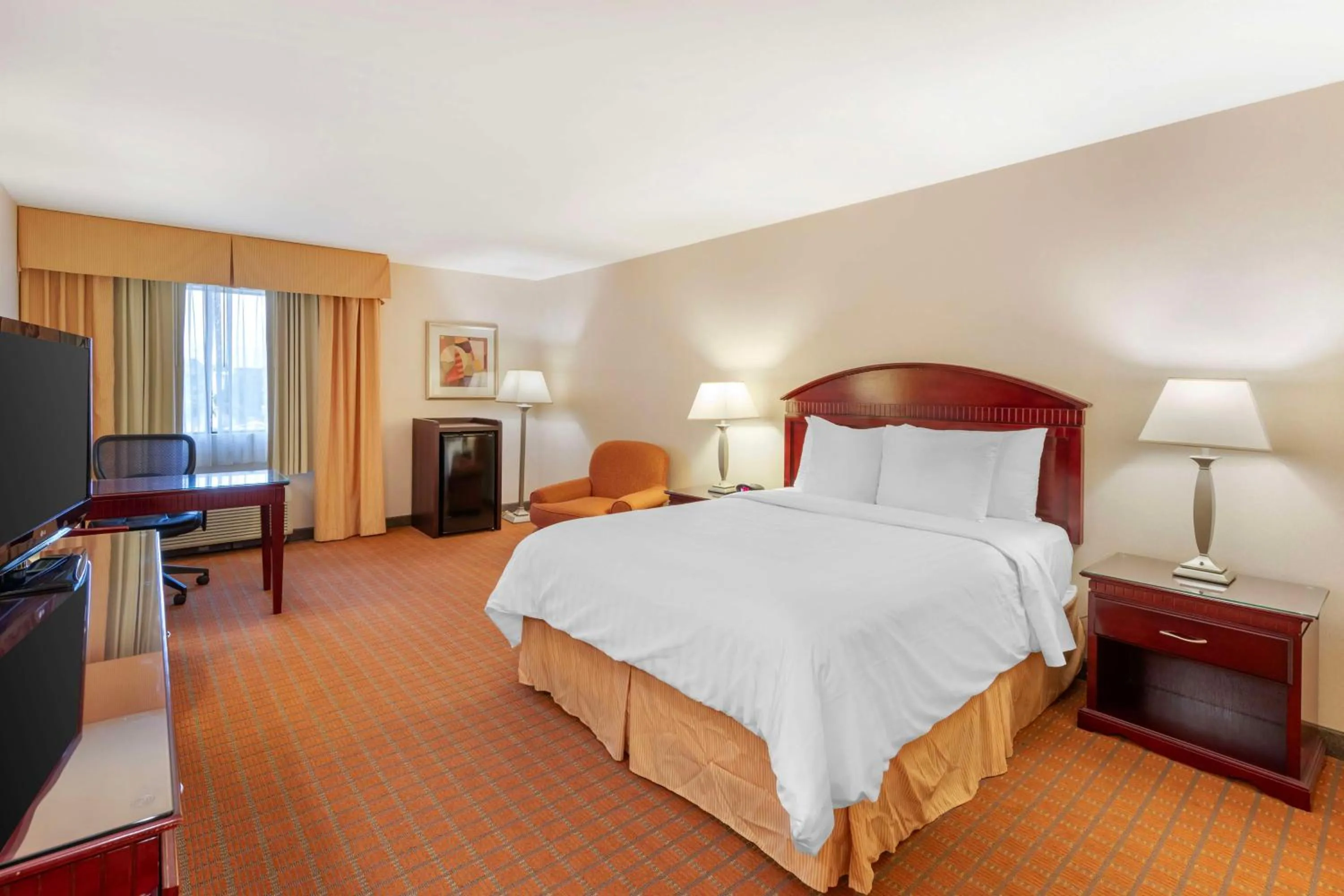 Bedroom, Bed in Best Western Plus West Covina Inn