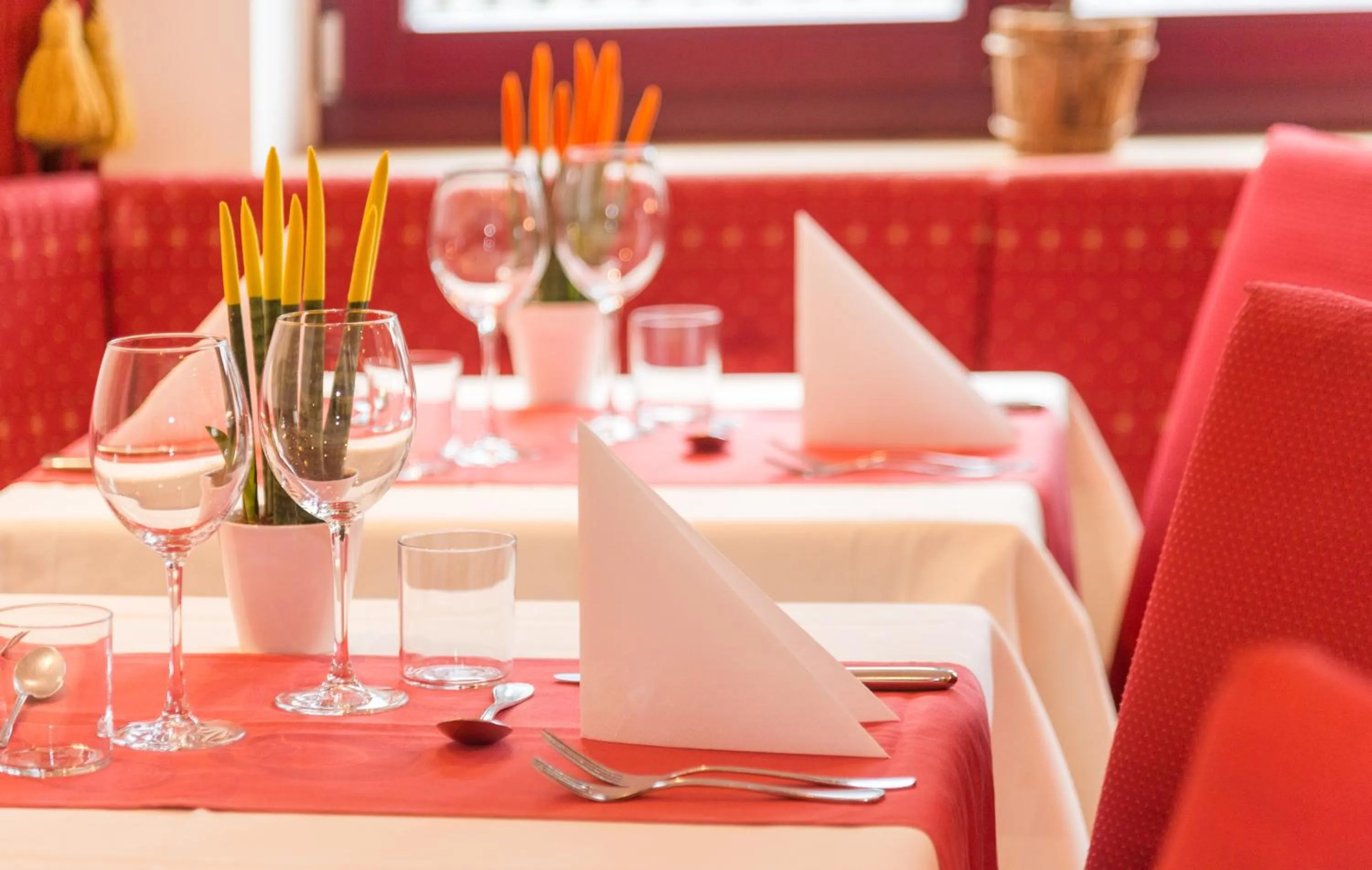 Dining area in Hotel Hellweger