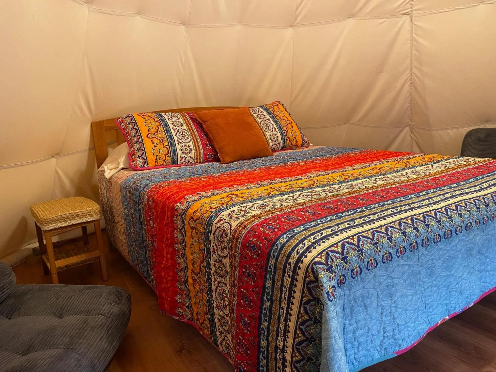 Bed in Mountain Aire Cottages, Inn, & Glamping