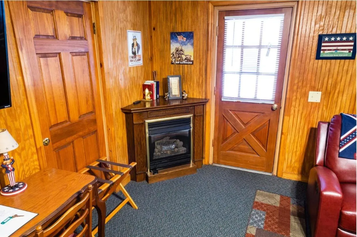 Bedroom in Mountain Aire Cottages, Inn, & Glamping