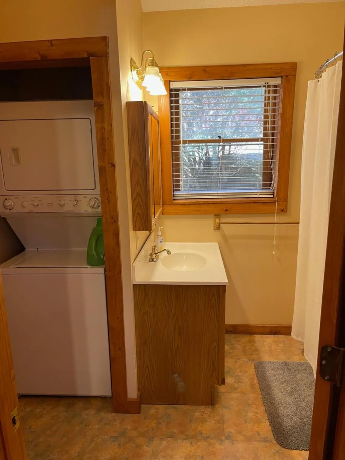 Bathroom in Mountain Aire Cottages, Inn, & Glamping