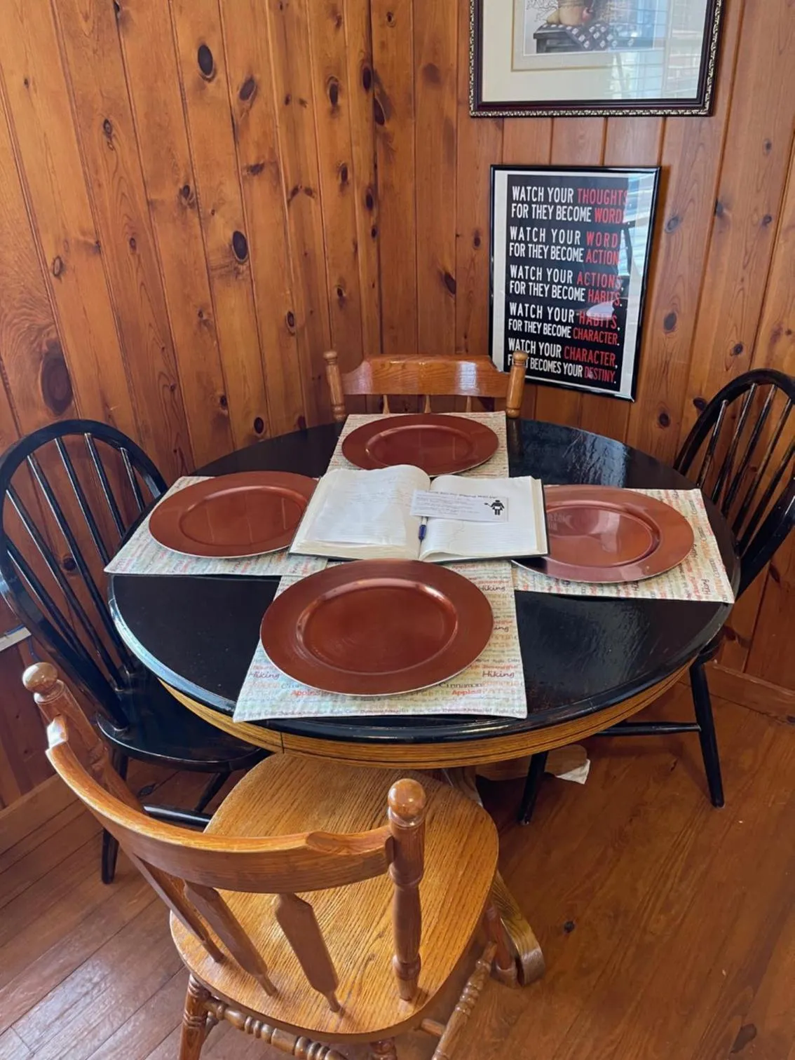 Dining area in Mountain Aire Cottages, Inn, & Glamping