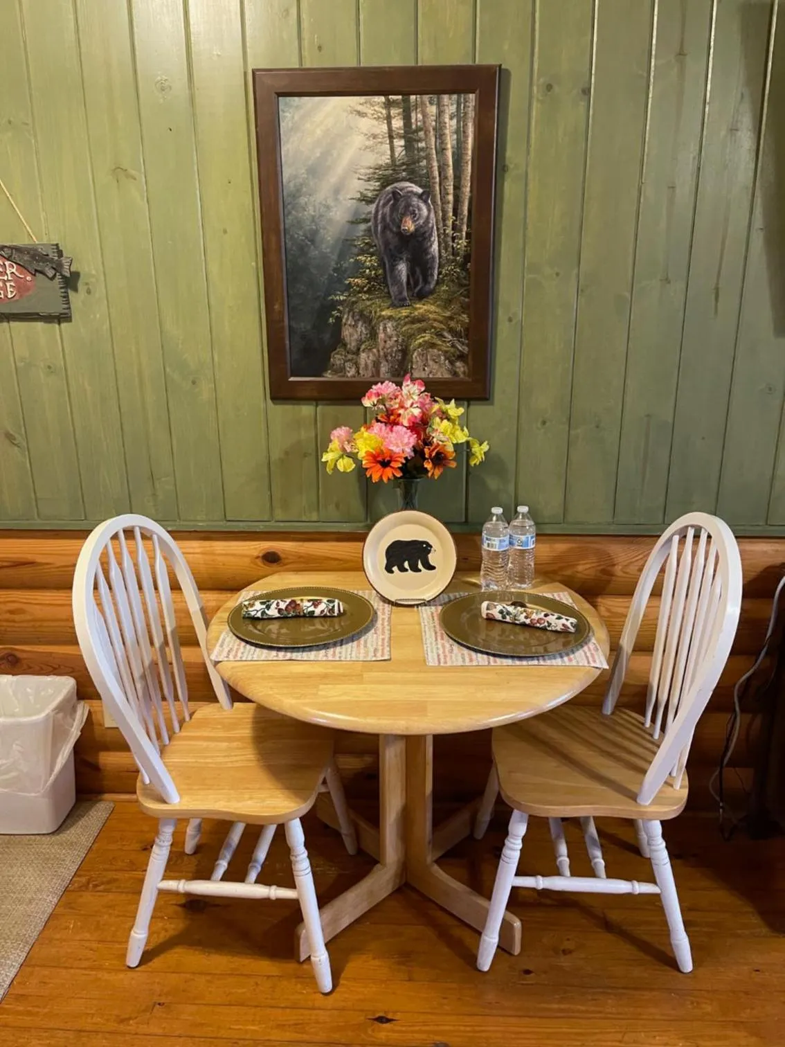 Decorative detail in Mountain Aire Cottages, Inn, & Glamping